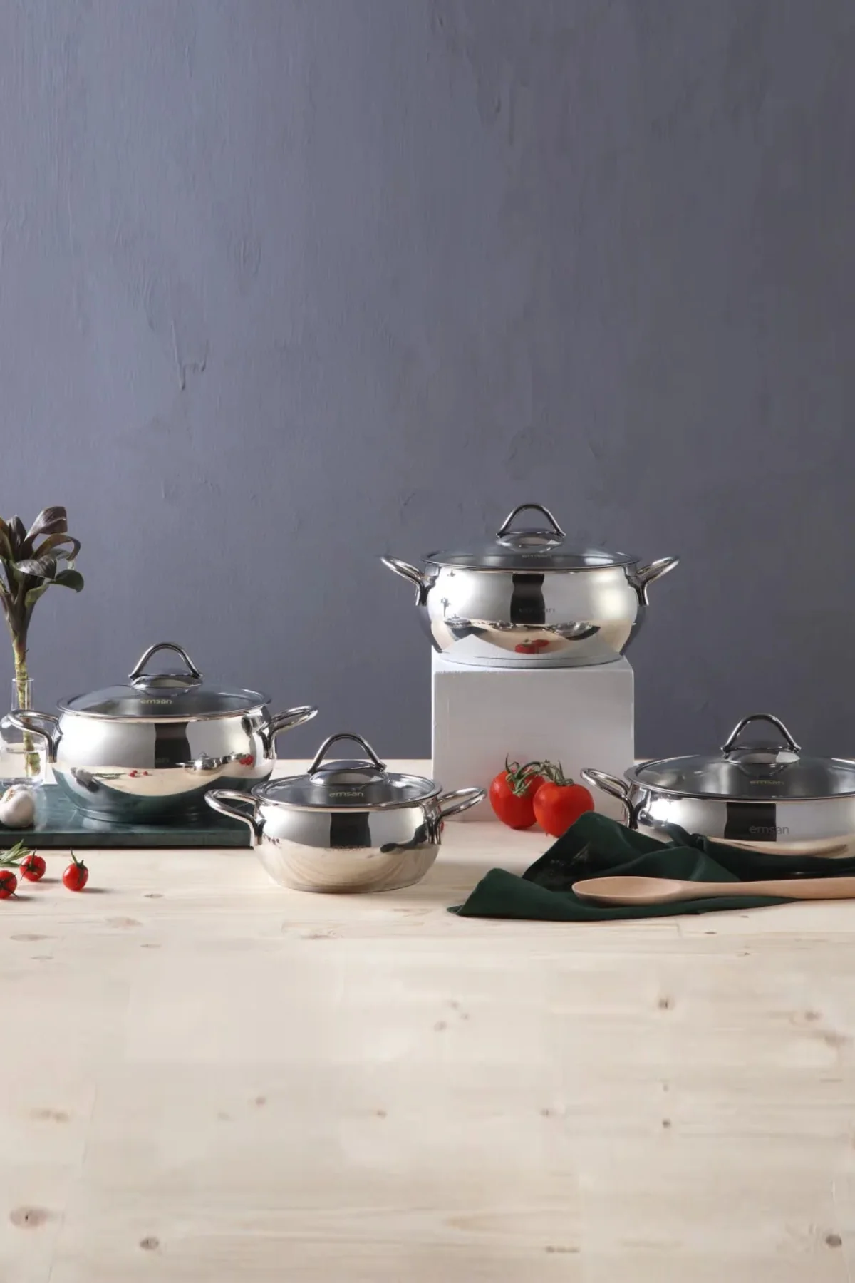 8-Piece Induction-Compatible Stainless Steel Cookware Set – Healthy Cooking with Glass Lids