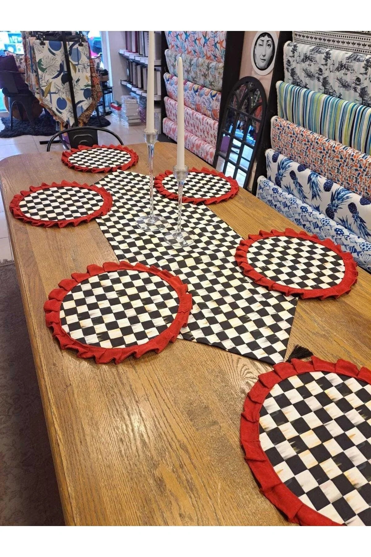 Set of 6 red ruffle supla runners 45x135cm with removable valve