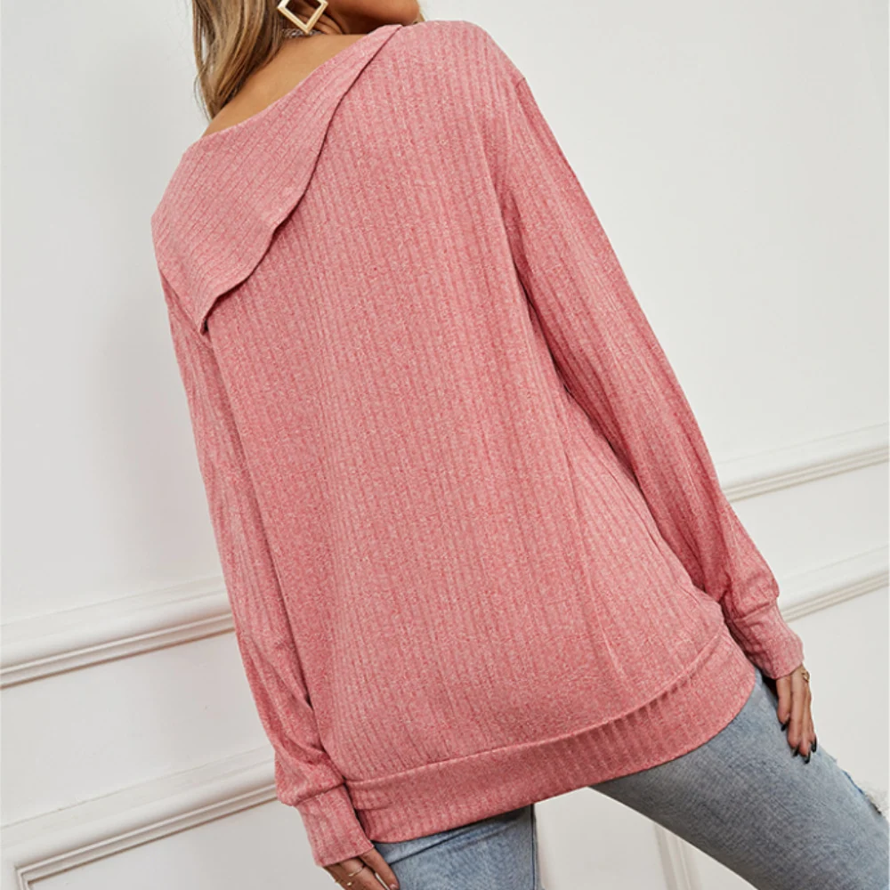 Chic Round Neck Pullover Sweater with Fastener Detail