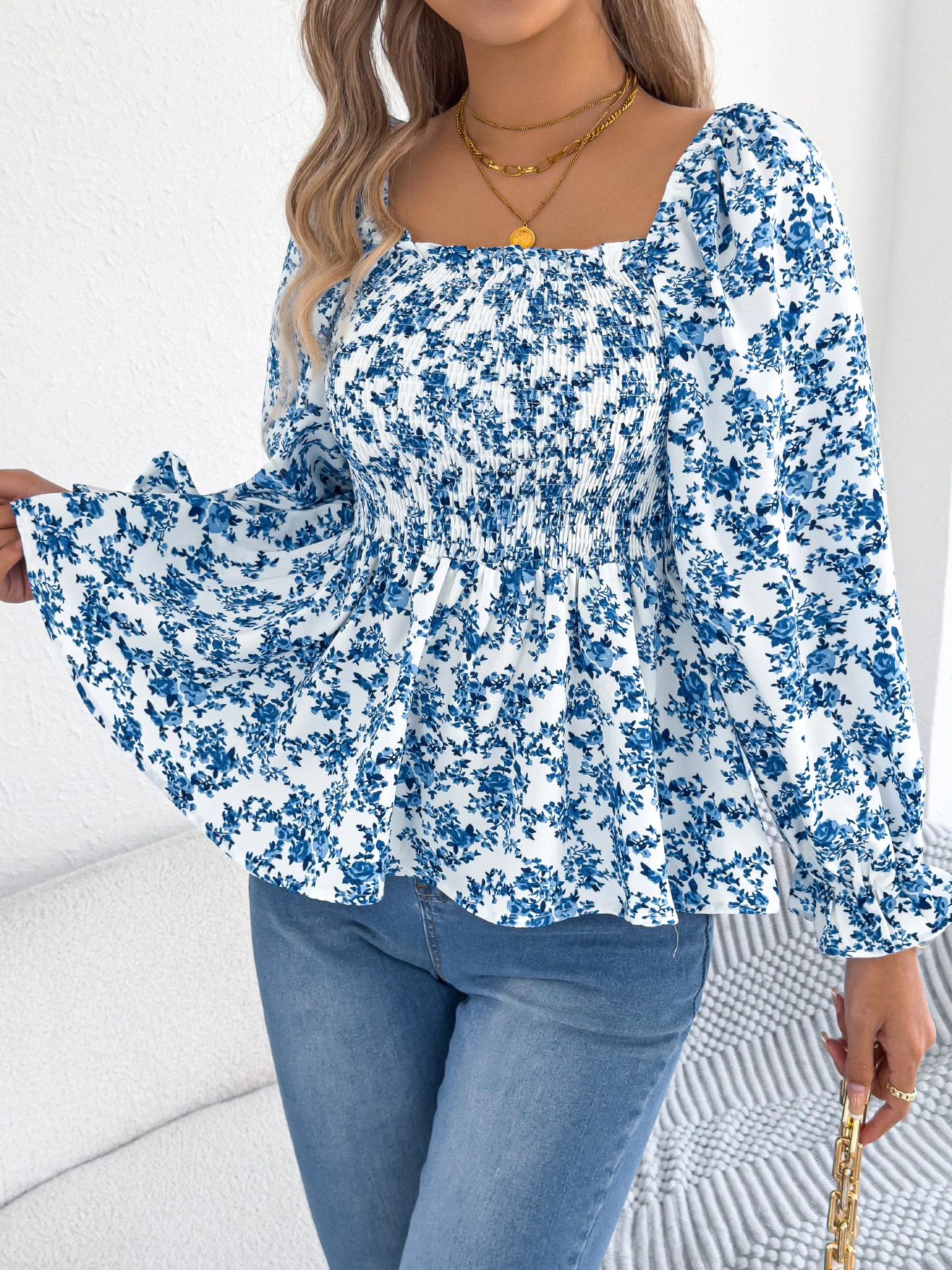 Chic Square-Neck Printed Top with Flared Sleeves