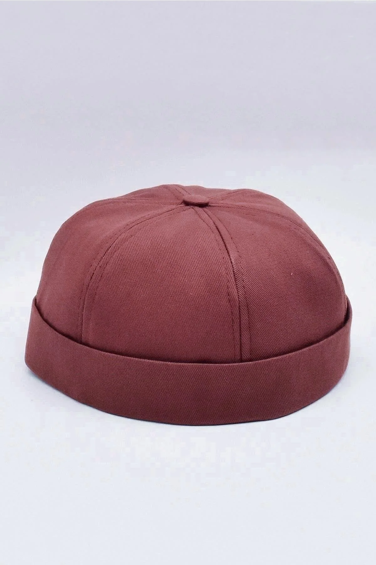 Adjustable cotton baseball cap in claret red