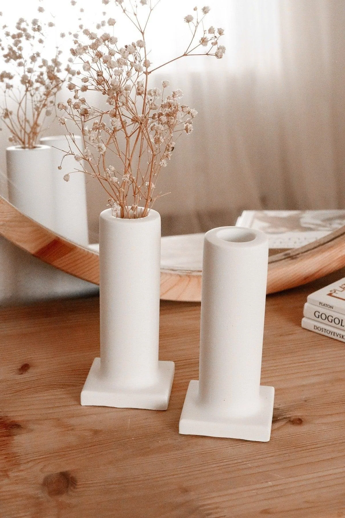 Handcrafted Damascus concrete candle holder and plant pot stand in white