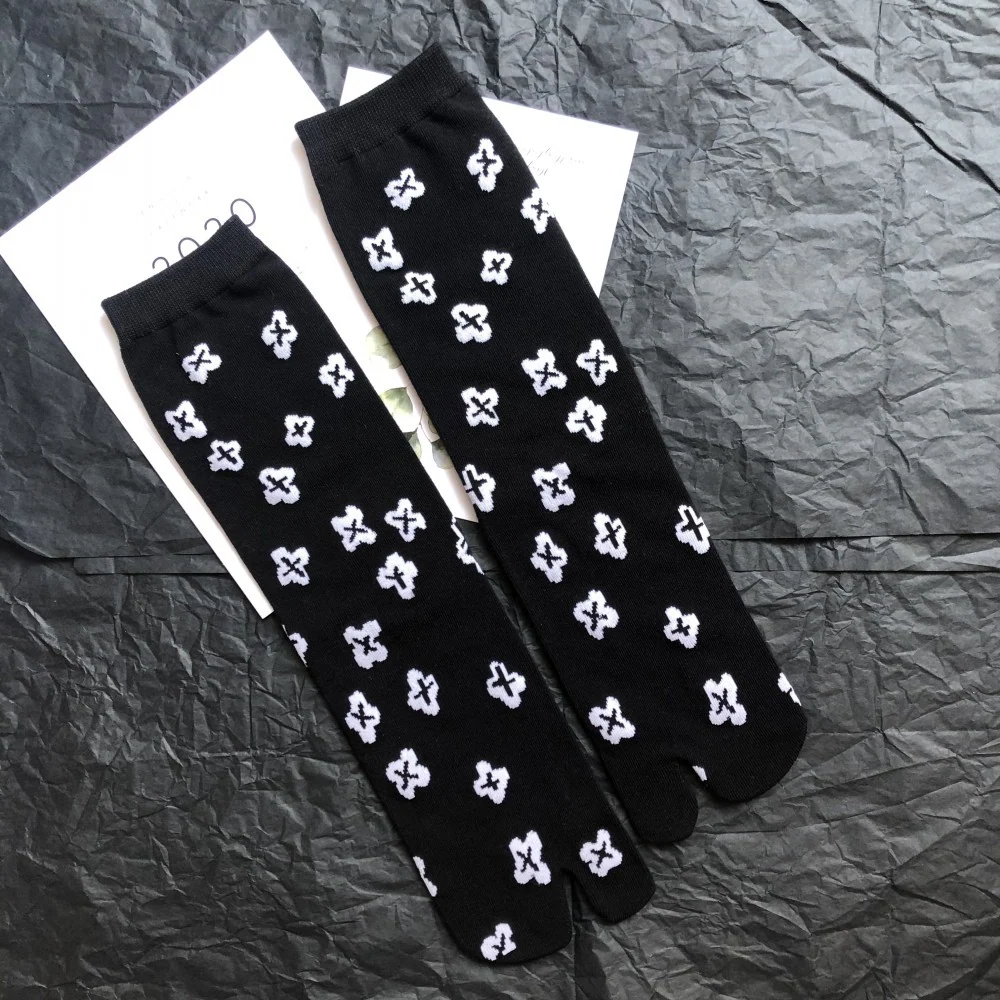 Comfortable Women's Split Toe Jacquard Socks