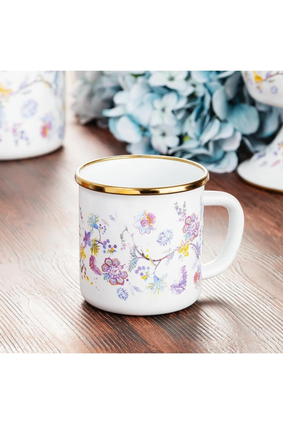 Vintage enamel floral mug, heat-retaining 350ml capacity