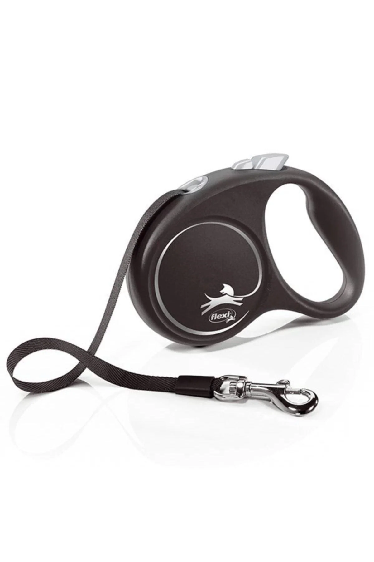 5-meter retractable dog leash in black with compact design