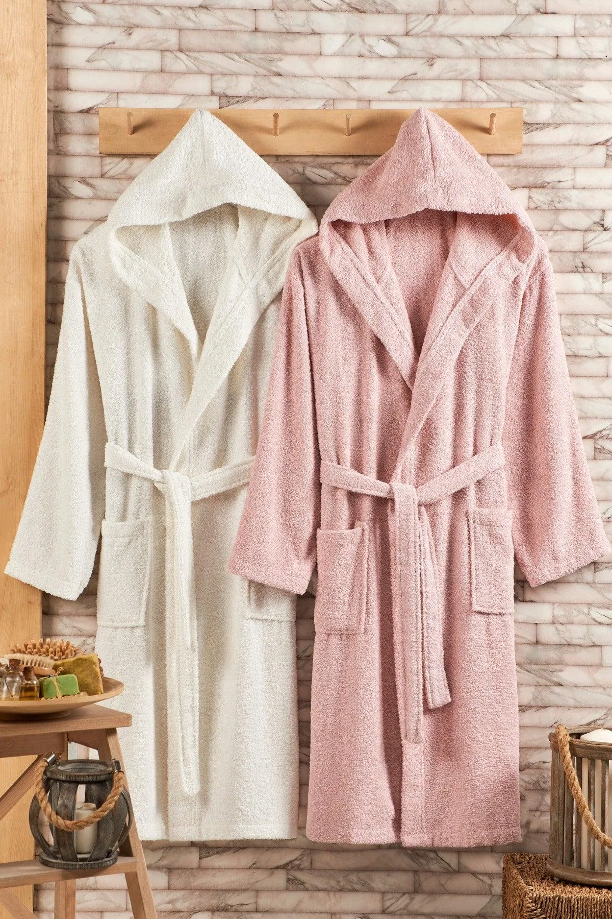 Hooded 2-piece cotton bathrobe set for lounging and quick drying