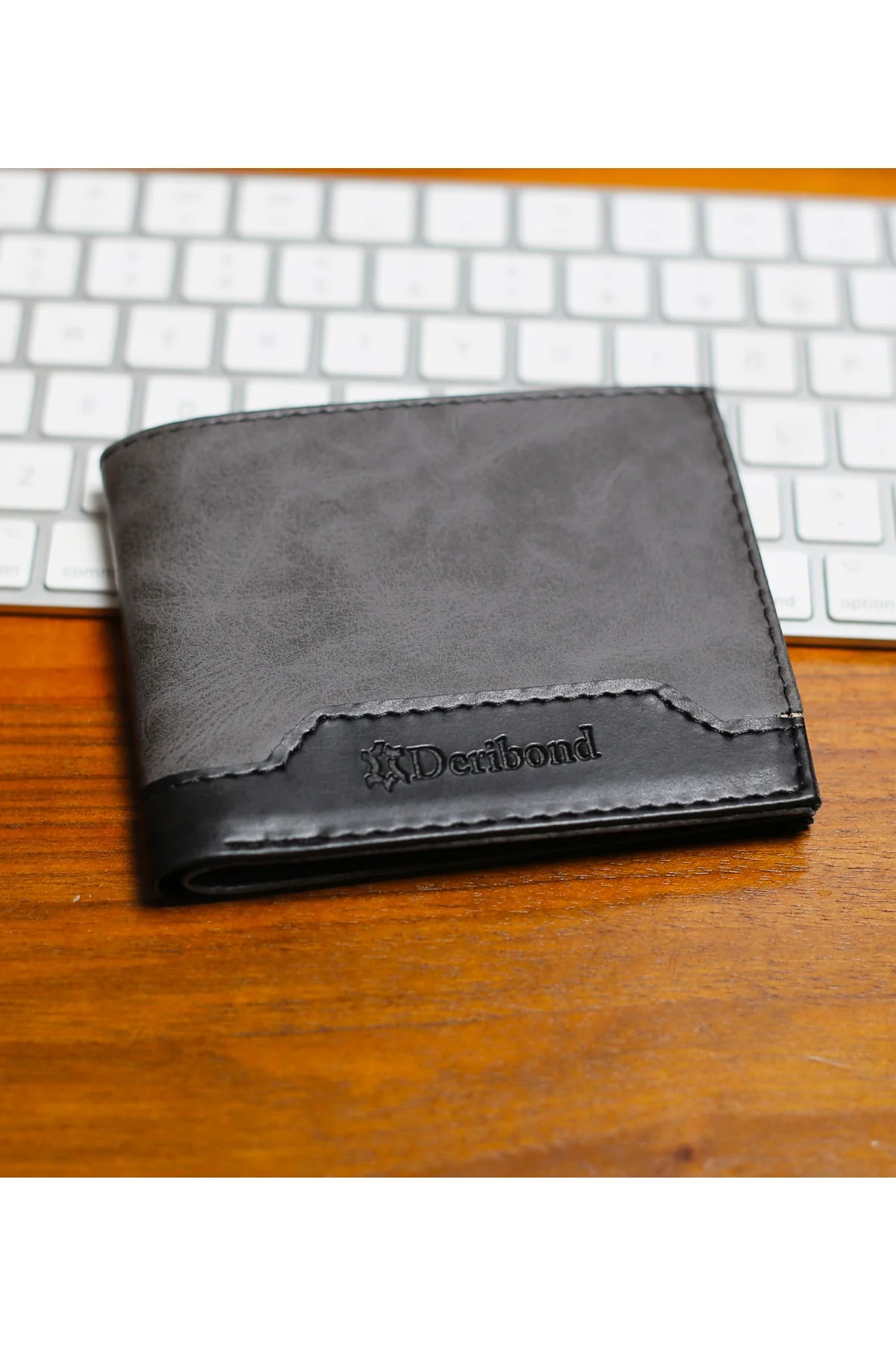 Men's classic leather wallet with card slots