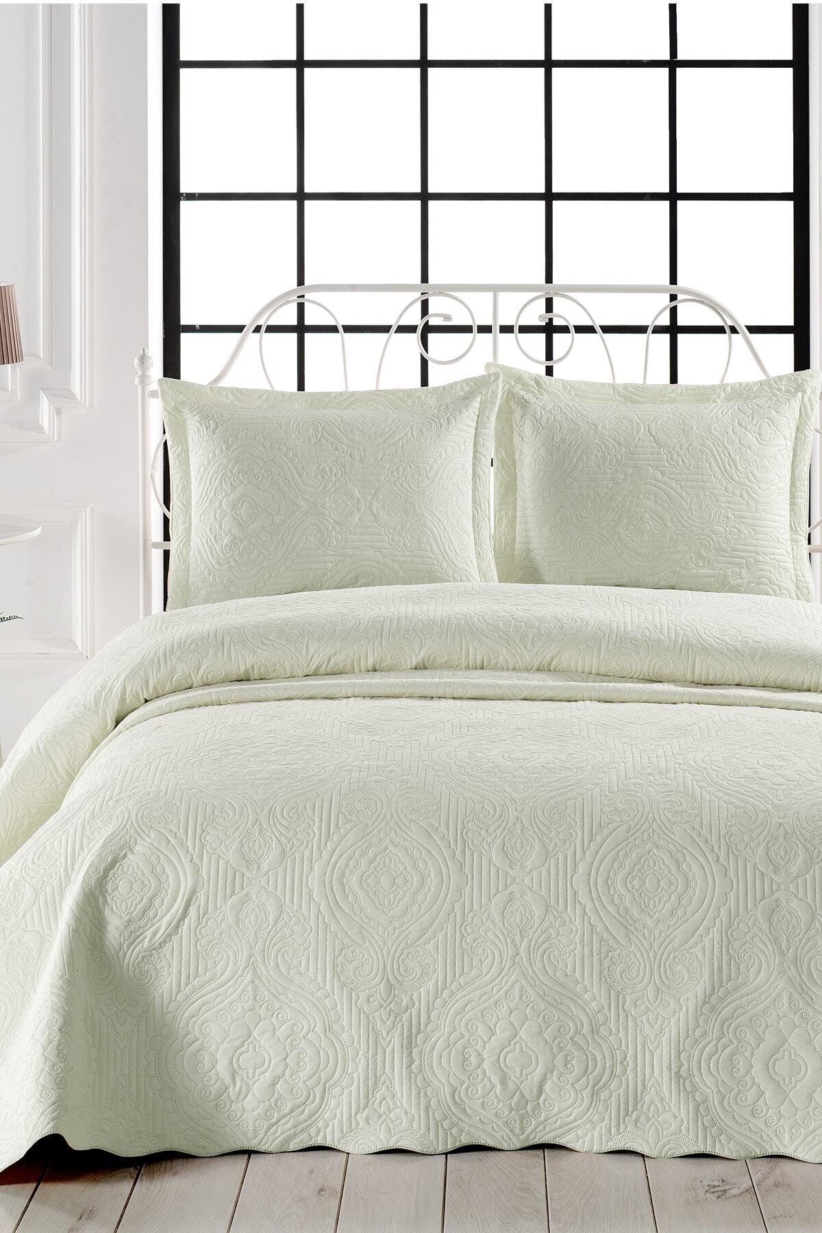 Microfiber quilted bedspread set with pillowcases 250x260cm