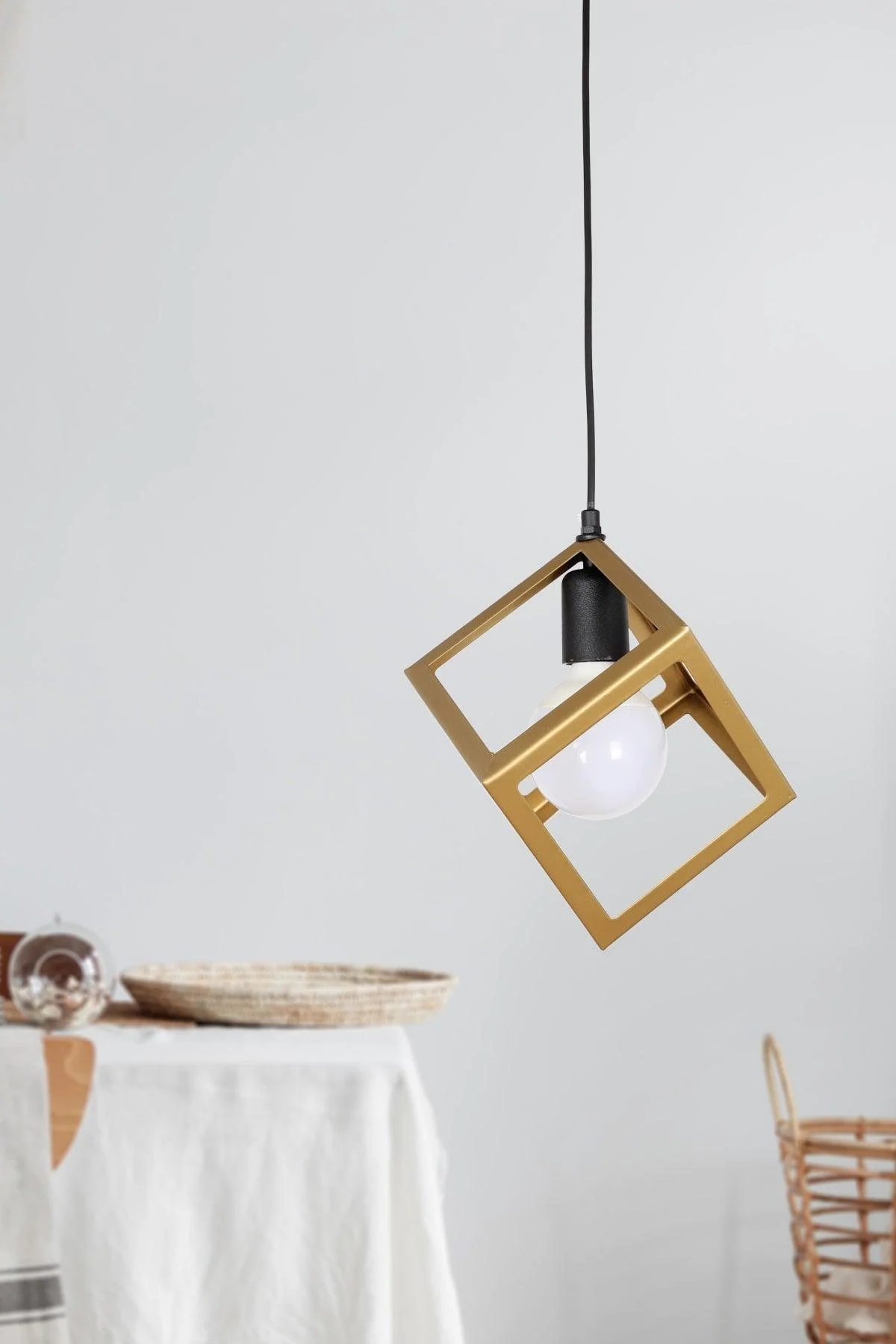 Modern Cube-Shaped Metal Pendant Chandelier with Adjustable Height