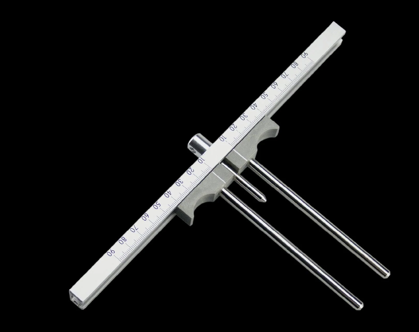 Cylinder length measuring tool with bronze holders