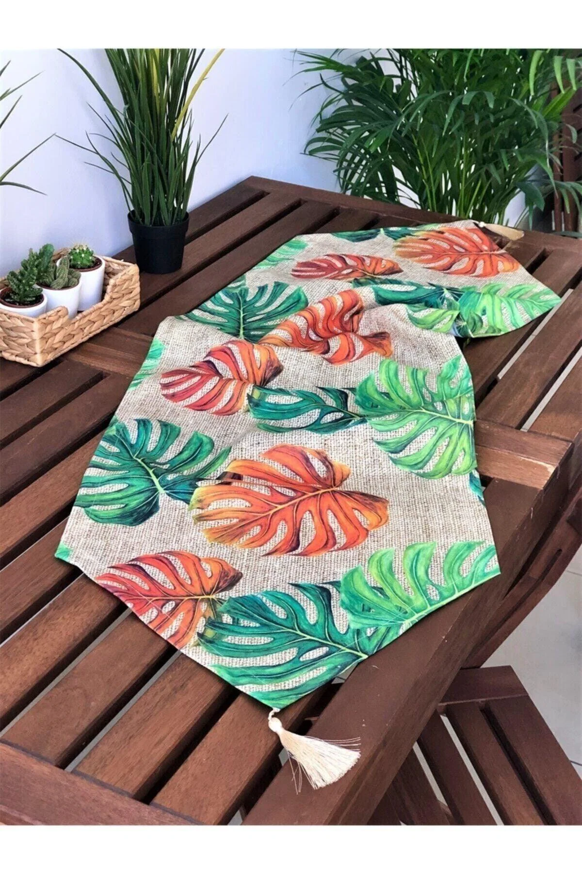 Burlap floor leaf pattern tasseled table runner