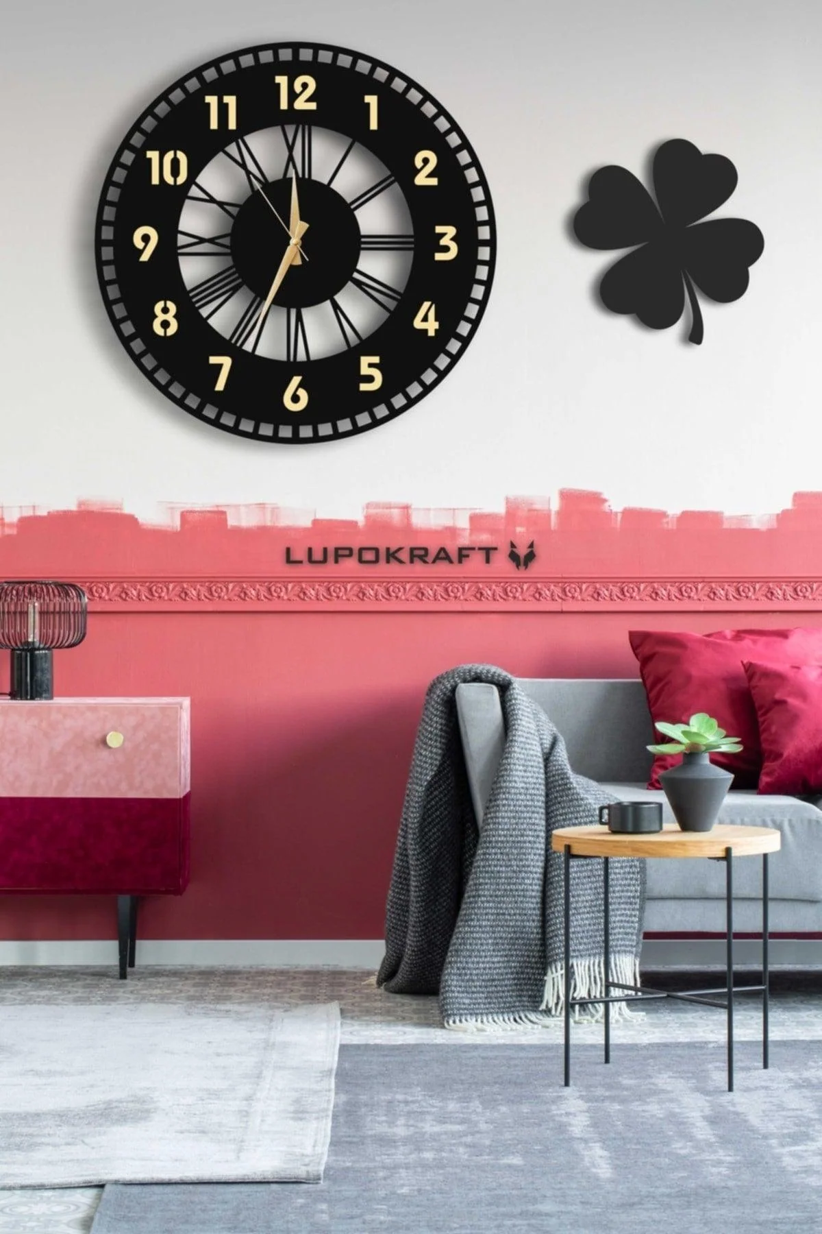50 x 50 cm mirrored wall clock with wooden frame and clover table accessory