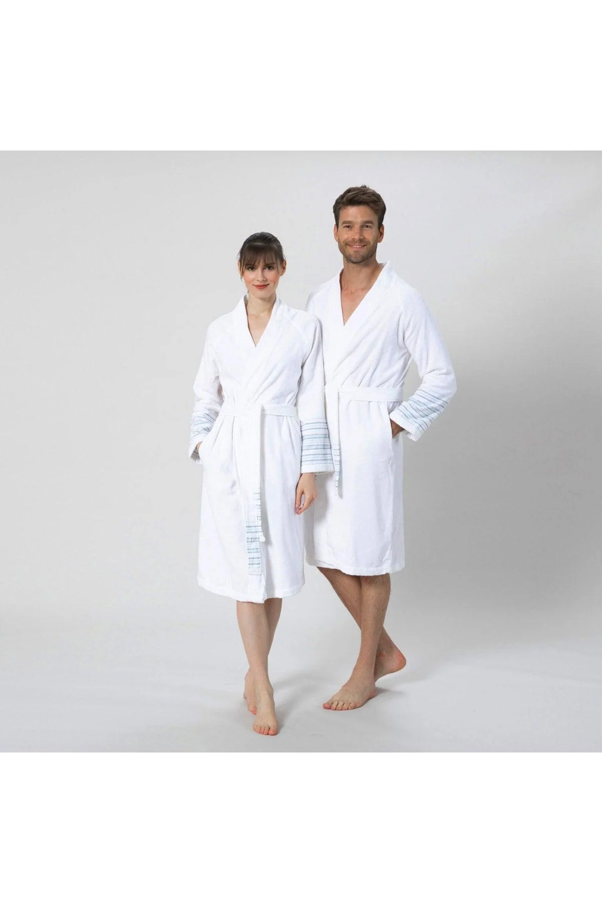 Unisex cotton-bamboo blend bathrobe in white and marine blue