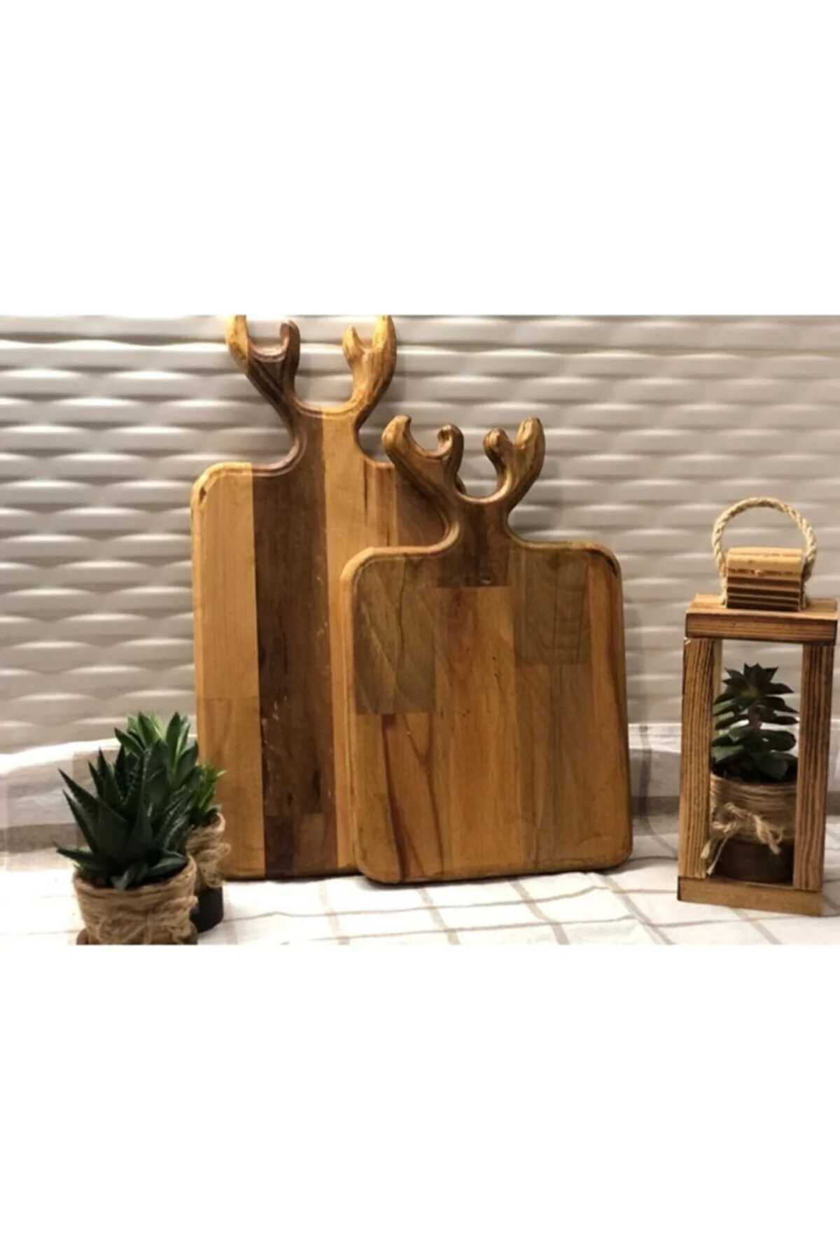 Set of two wooden cutting and serving boards