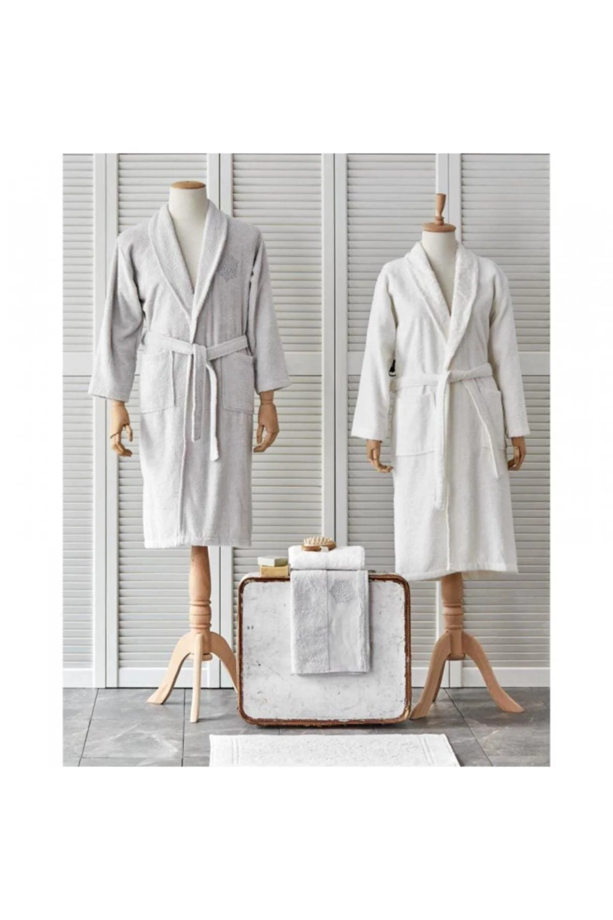 Gray lace 5-piece cotton bathrobe set with towels
