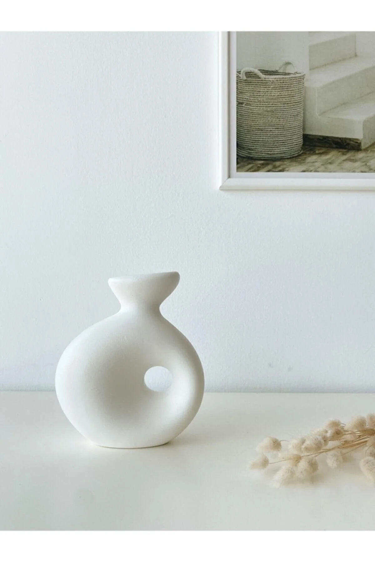 Premium ceramic delta vase in white