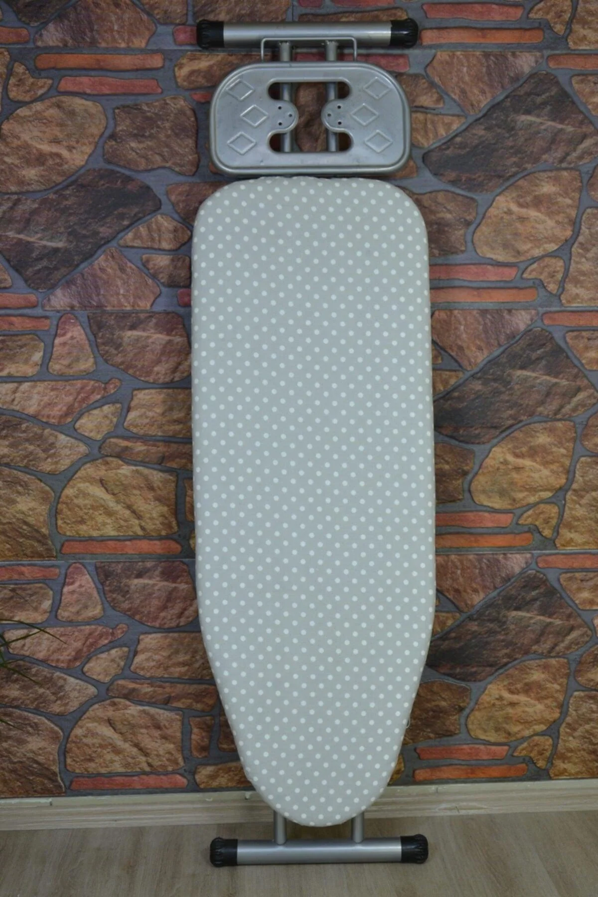 Ironing board cover with felt and rubber backing 140 x 60cm