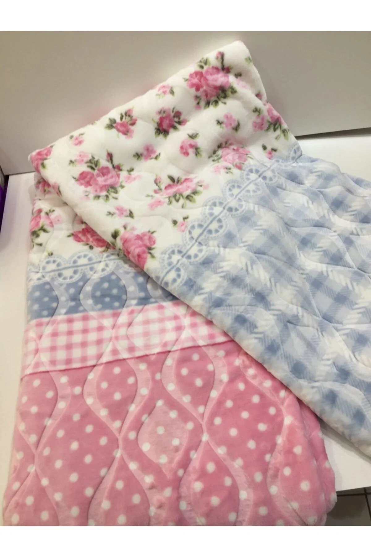 Double Blanket – Soft, Warm and Durable for Everyday Comfort