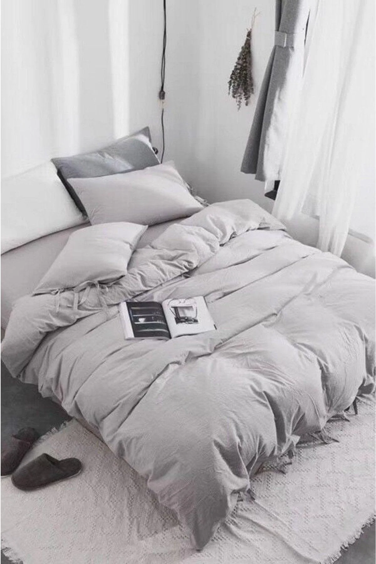 Soft gray cotton duvet cover set with two pillowcases