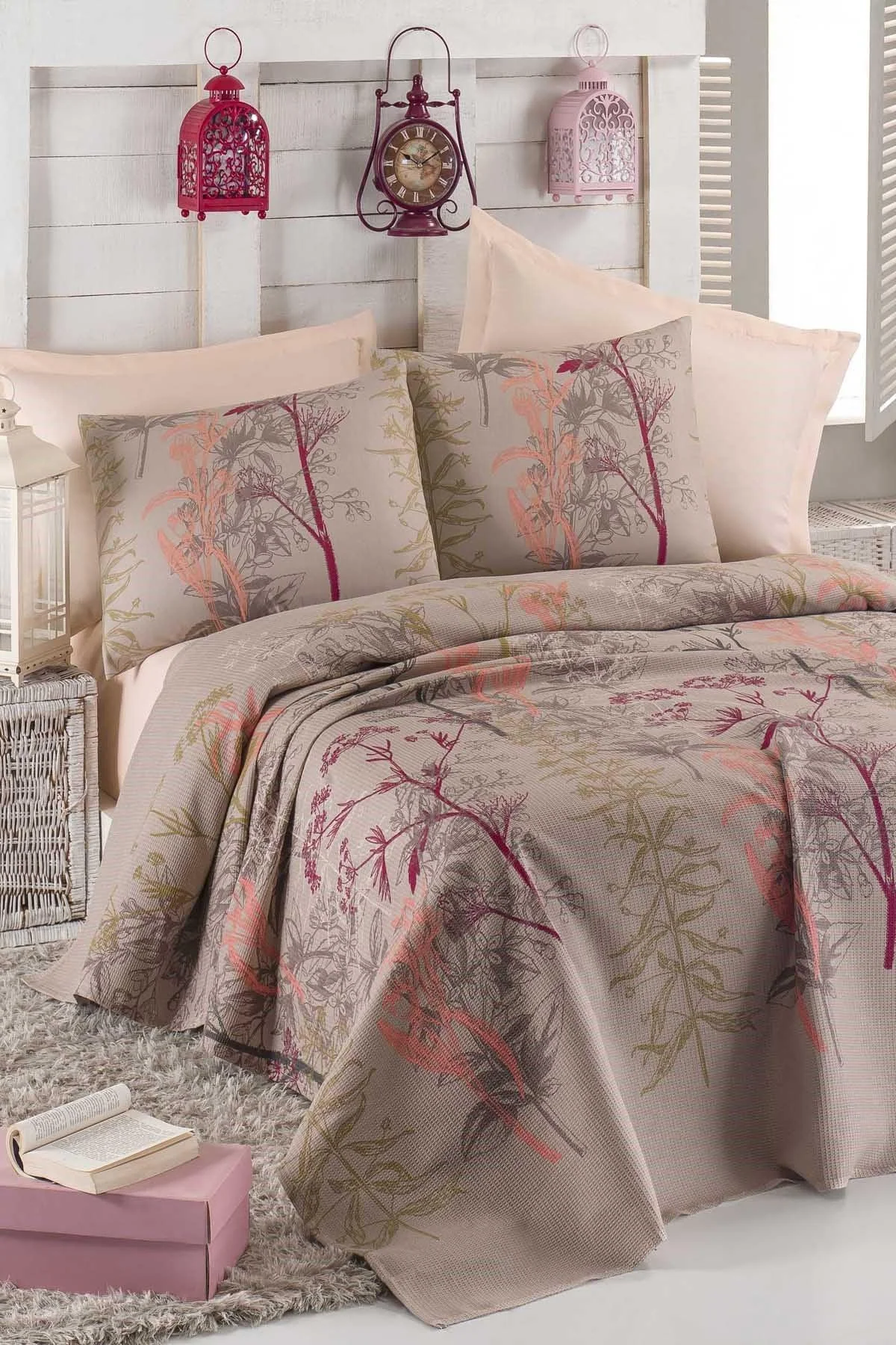 Double knit cotton pique bed sheet and pillowcase set beige