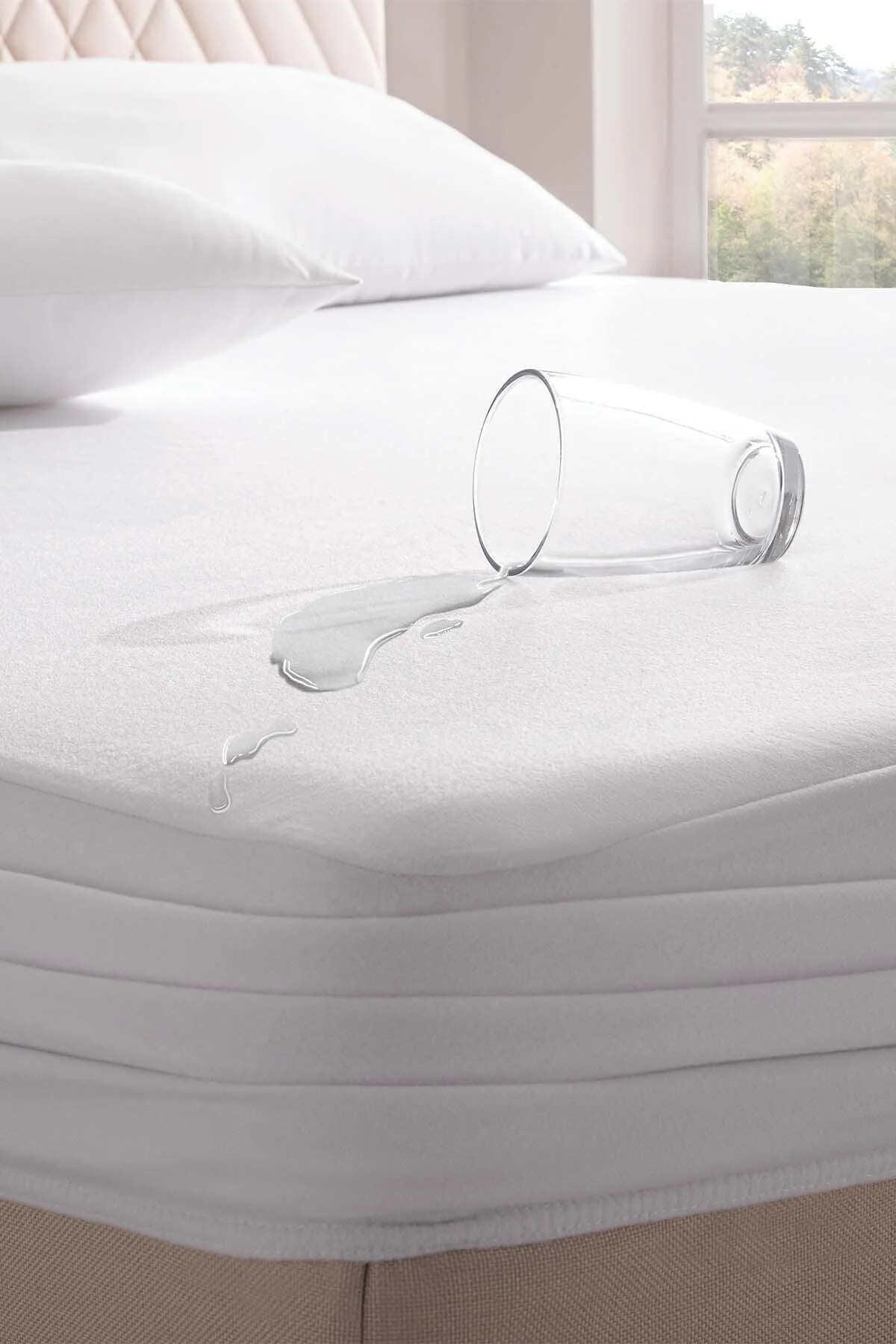 Eco-friendly waterproof mattress protector with micro-soft surface