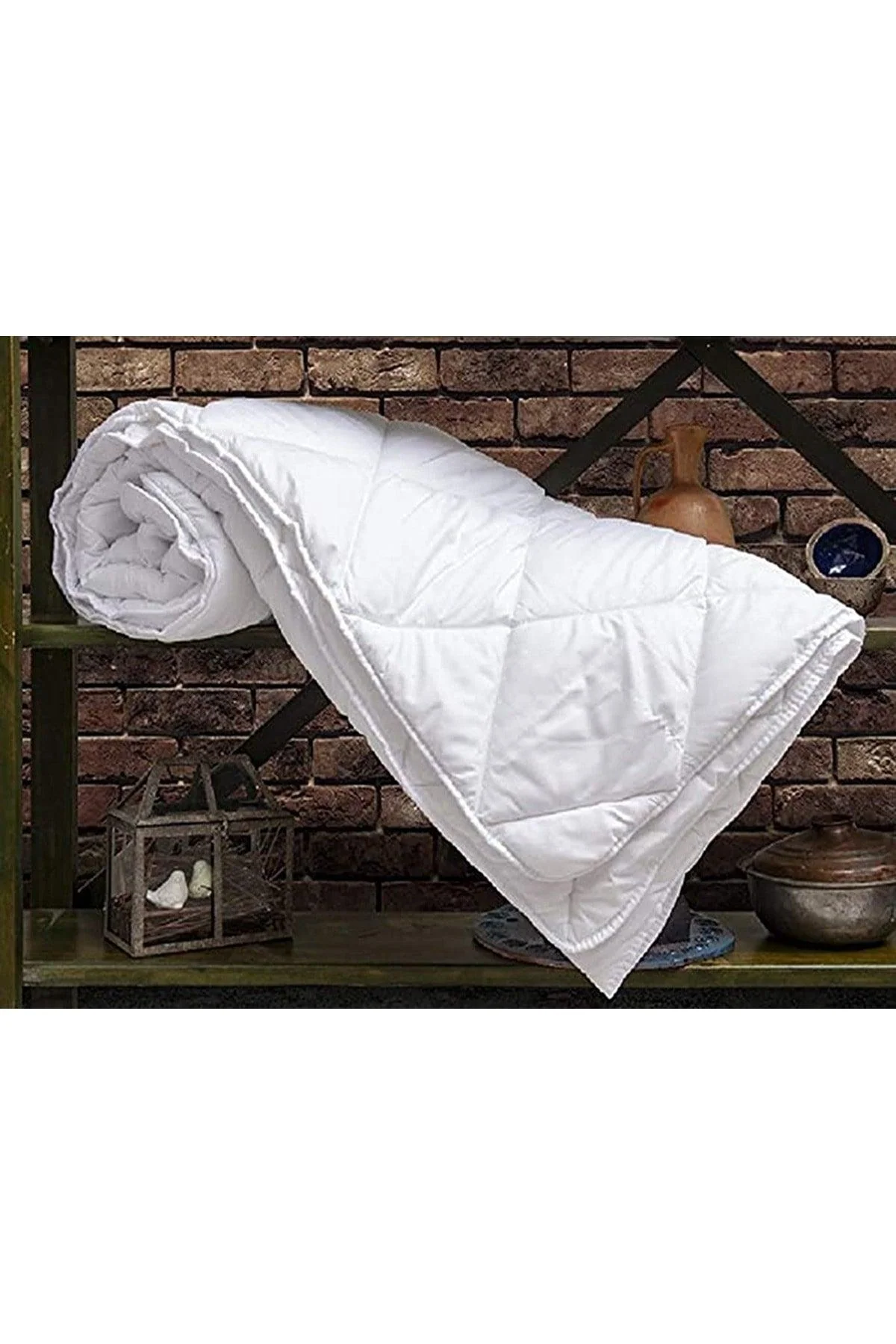 Lightweight microfiber single duvet for year-round comfort
