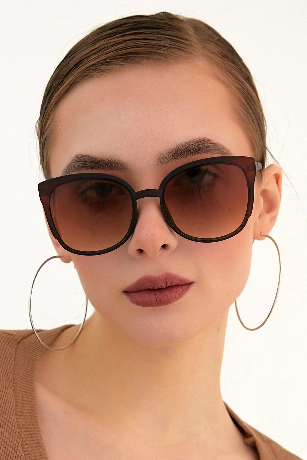 Brown Tinted Sunglasses – Classic Style with UV Protection