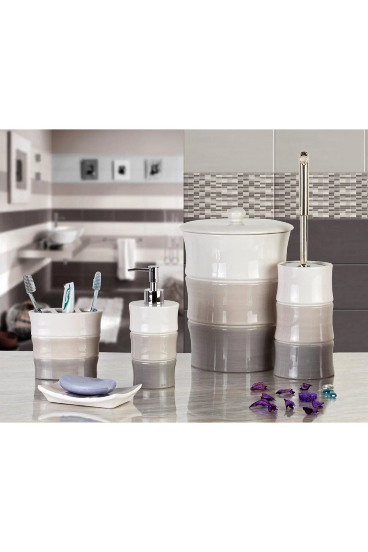 5-piece acrylic striped bathroom set in white
