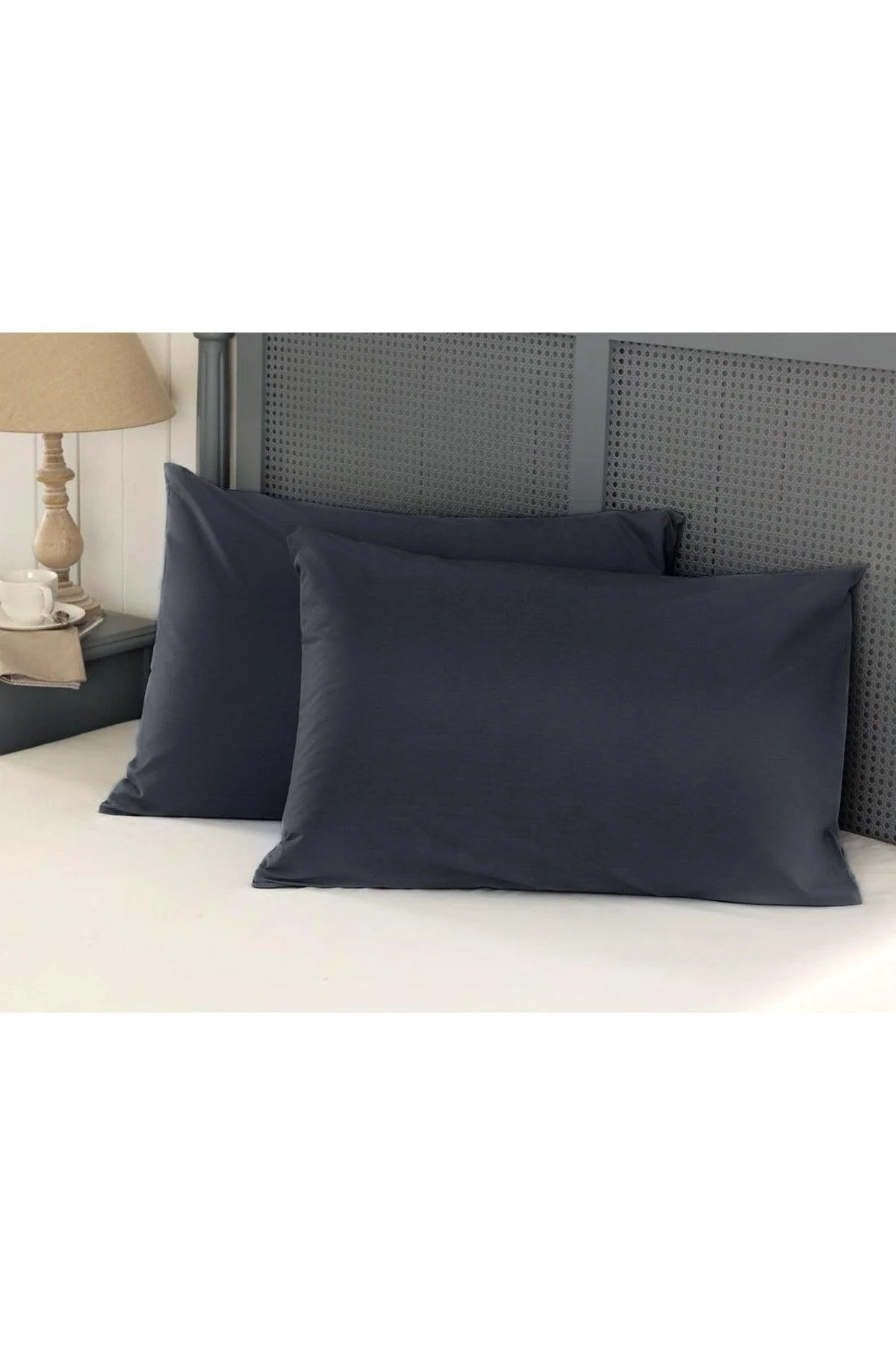 Soft 2-pack cotton pillowcase set in classic white