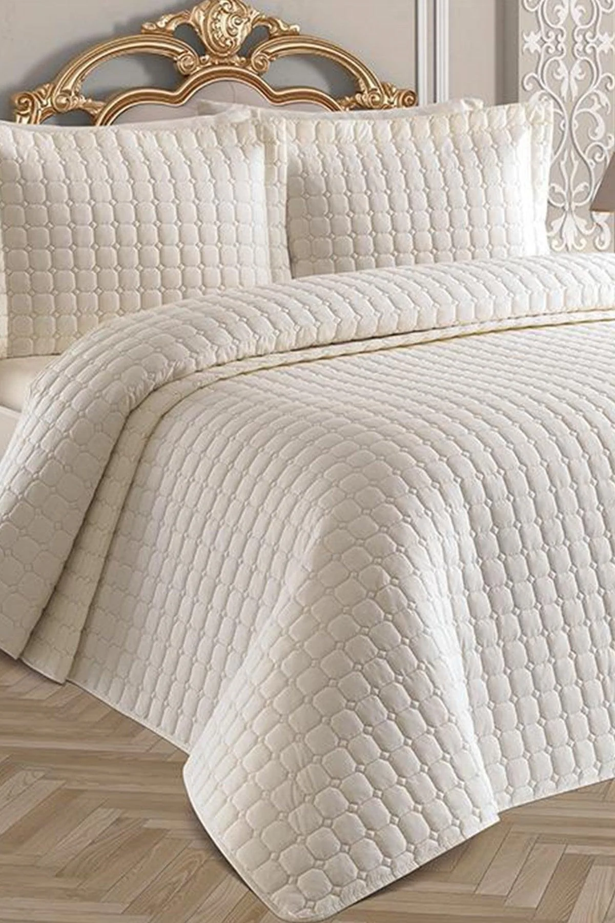 Cream Double Quilted Bedspread with Matching Pillowcase – 250 × 260 cm