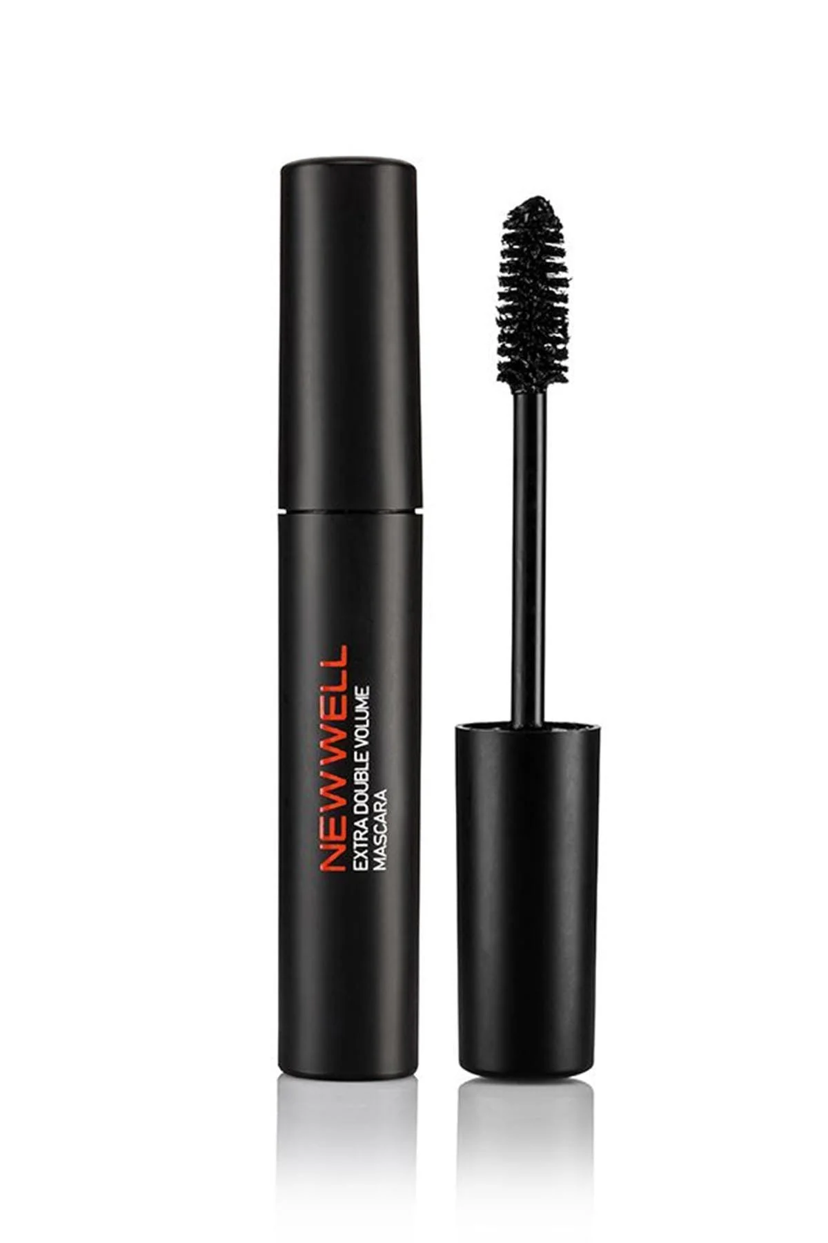 Black mascara for extra volume and length