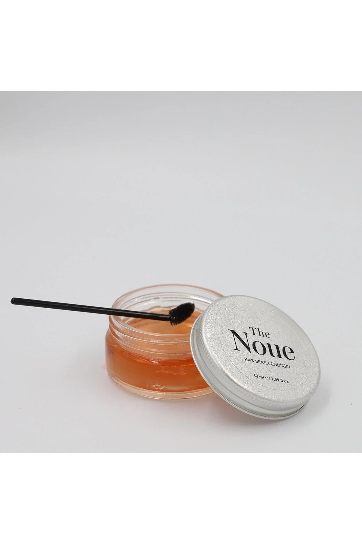 Water-resistant eyebrow shaper for long-lasting hold