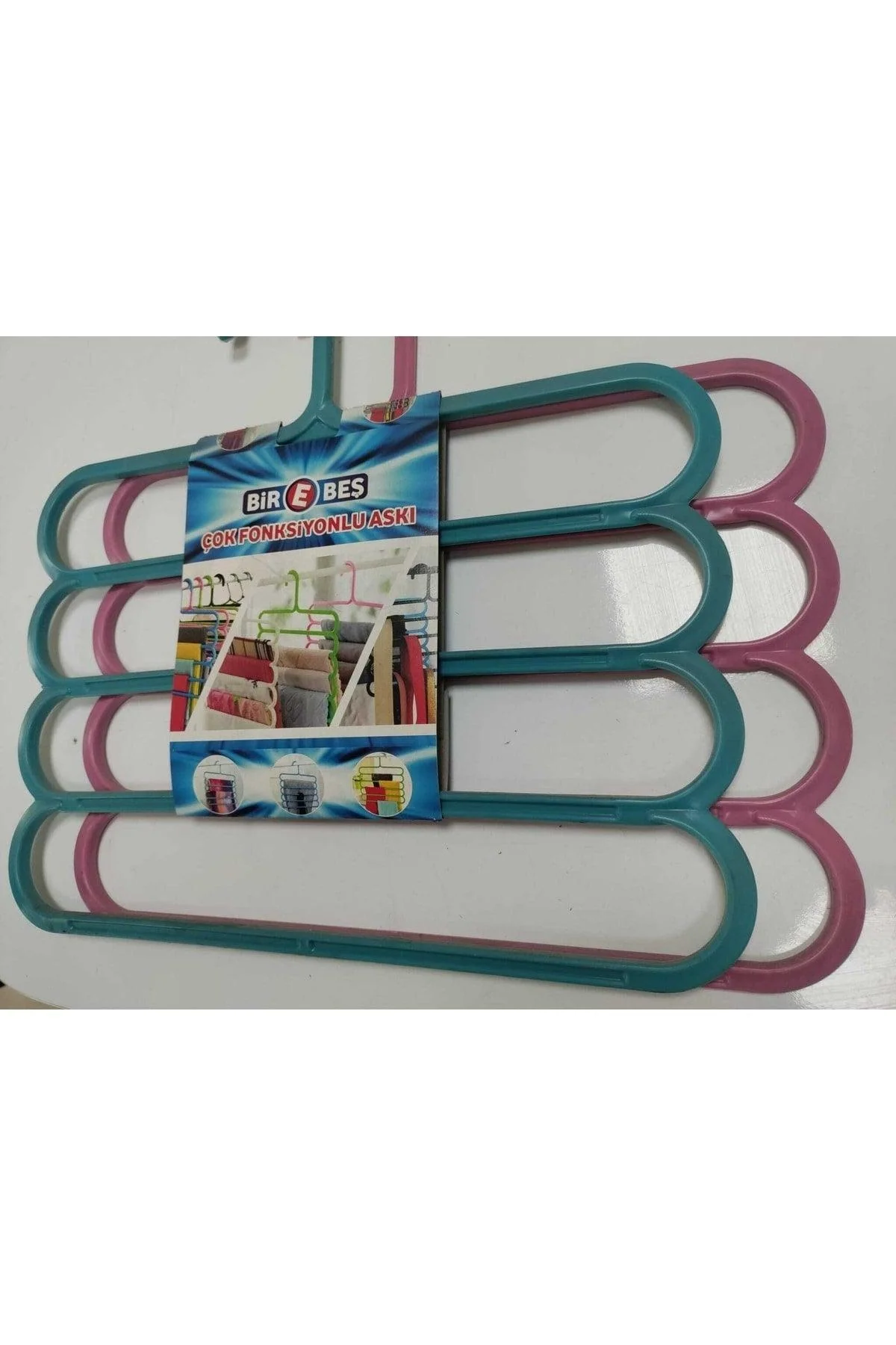 Space-saving slim velvet hangers set for wardrobe organization