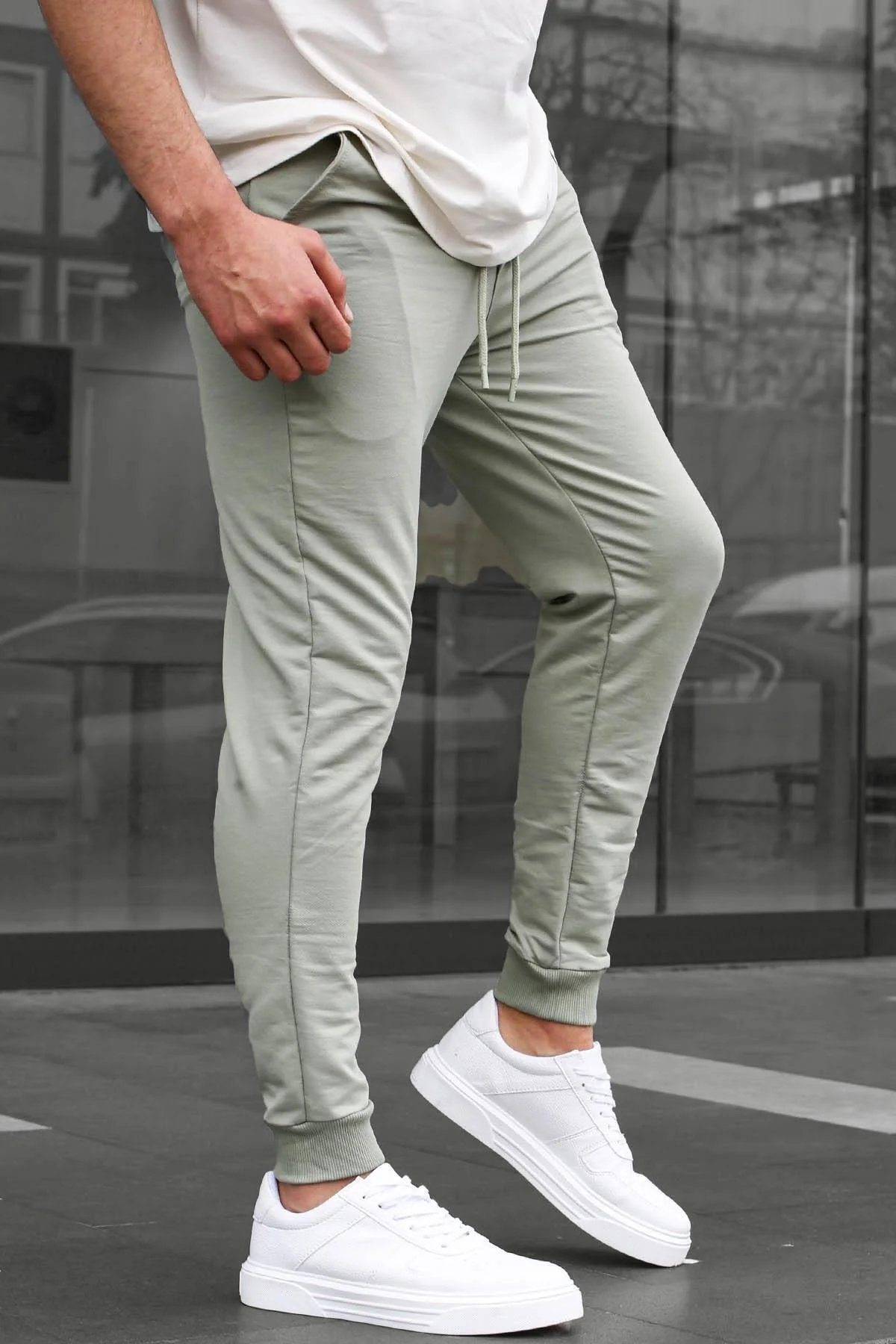 Men's Green Elasticated Tracksuit Set with Cotton-Polyester Fabric