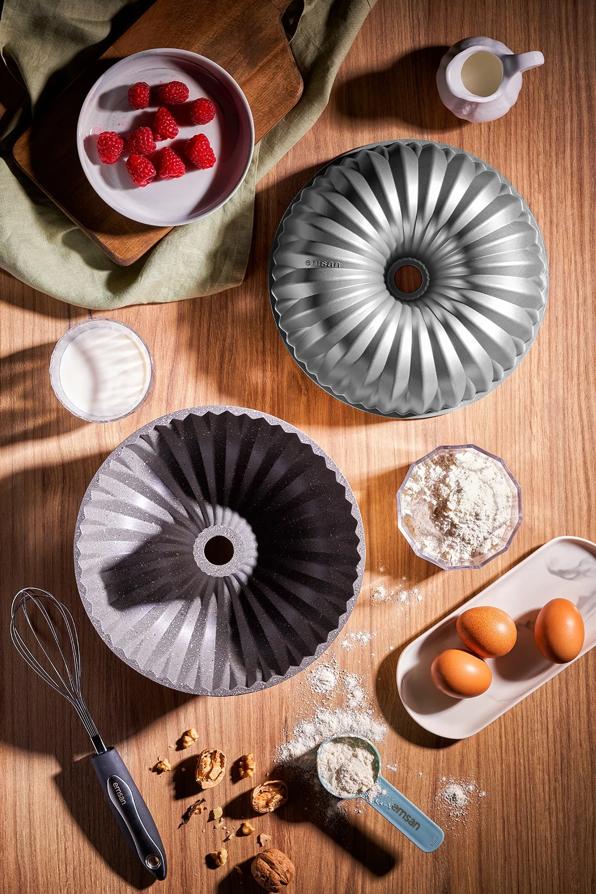 24cm Cast Aluminum Cake Mold with Gray Granite Effect