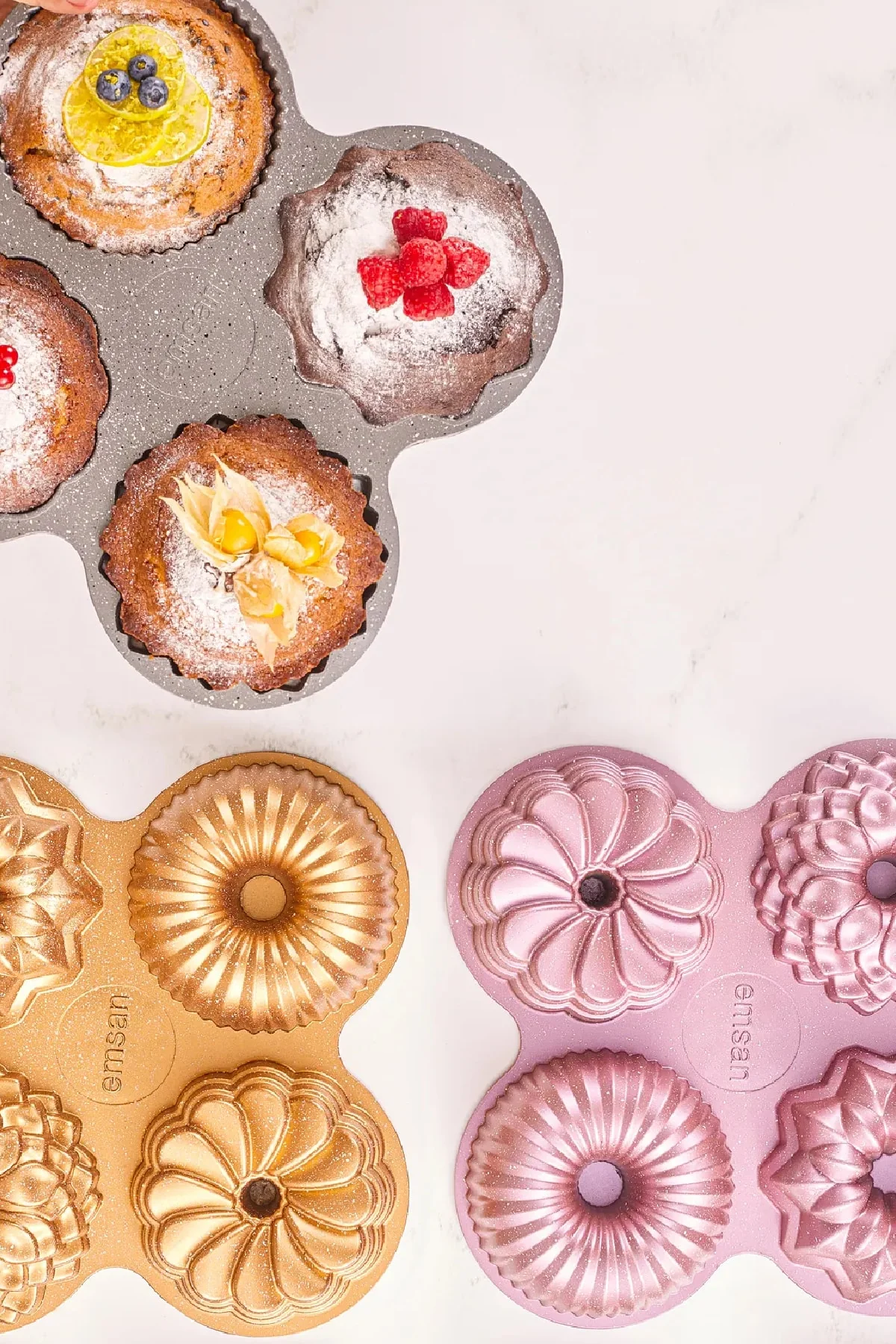 4-cavity pink non-stick cake mold set