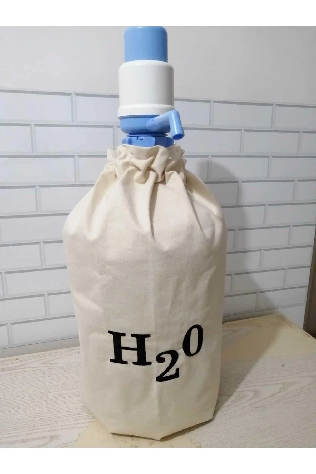 Machine-washable embroidered cover for 19-liter glass carboys