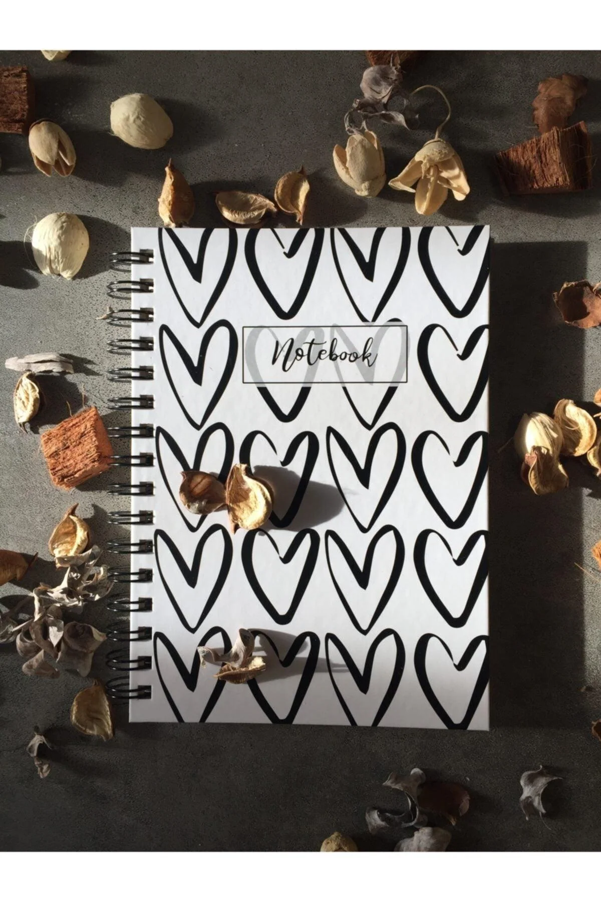Heart‑pattern unlined hardcover notebook – 100 sheets (200 pages)