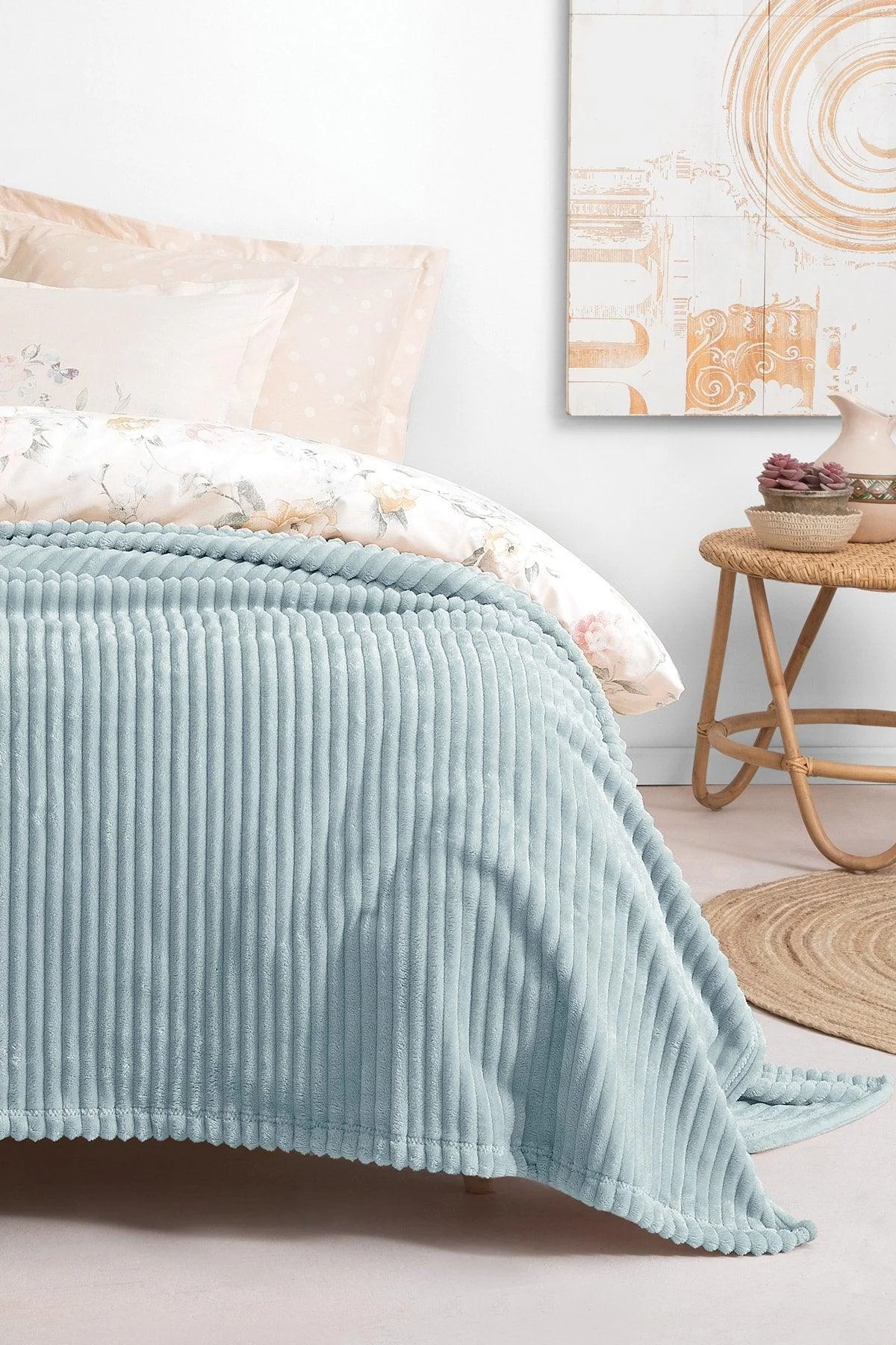 Mint green single blanket 150x220 cm with soft plush fabric