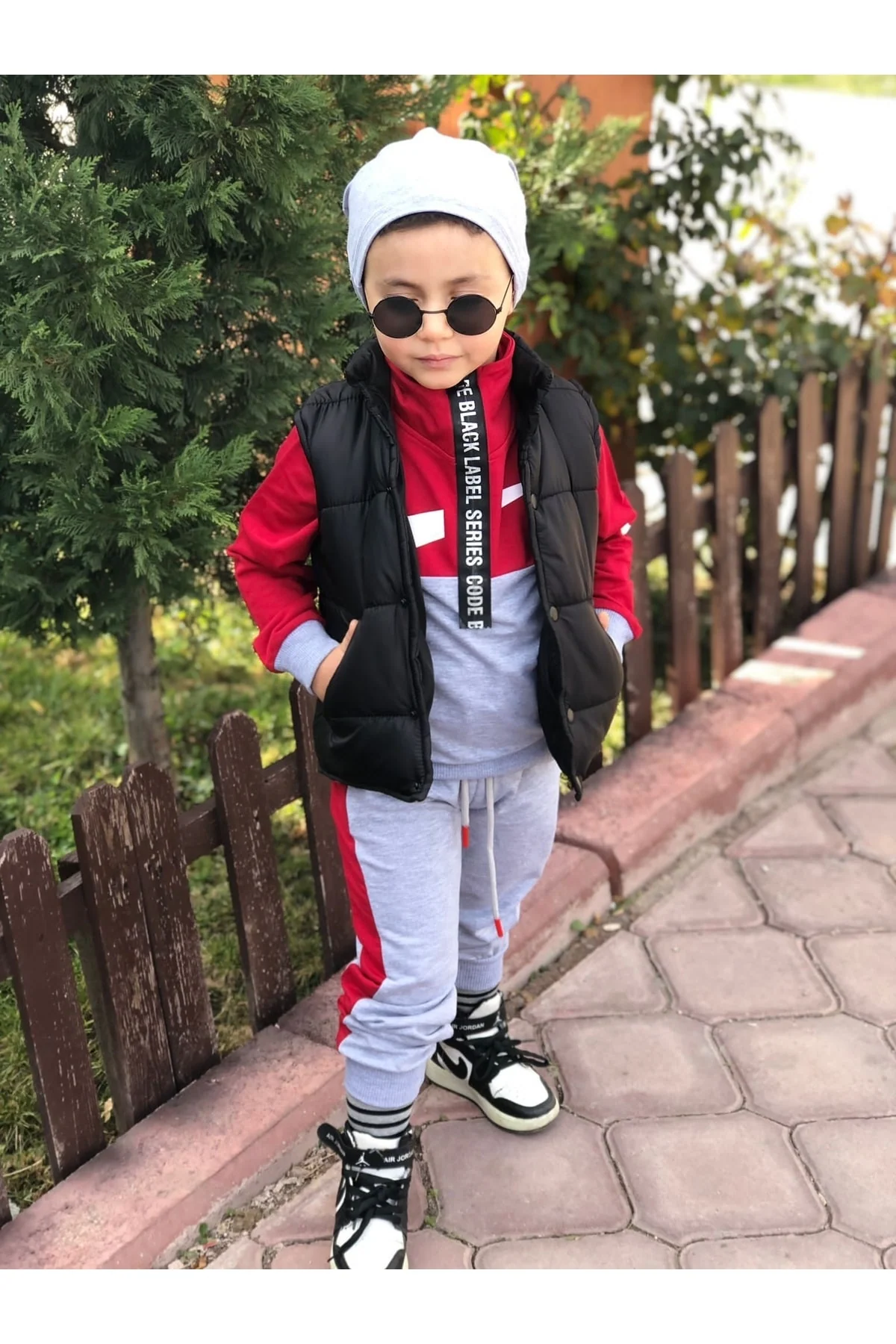 Boys Inflatable Vest and Tracksuit Set – 4‑Piece Outfit (Sweatshirt, Sweatpants, Belt, Vest)