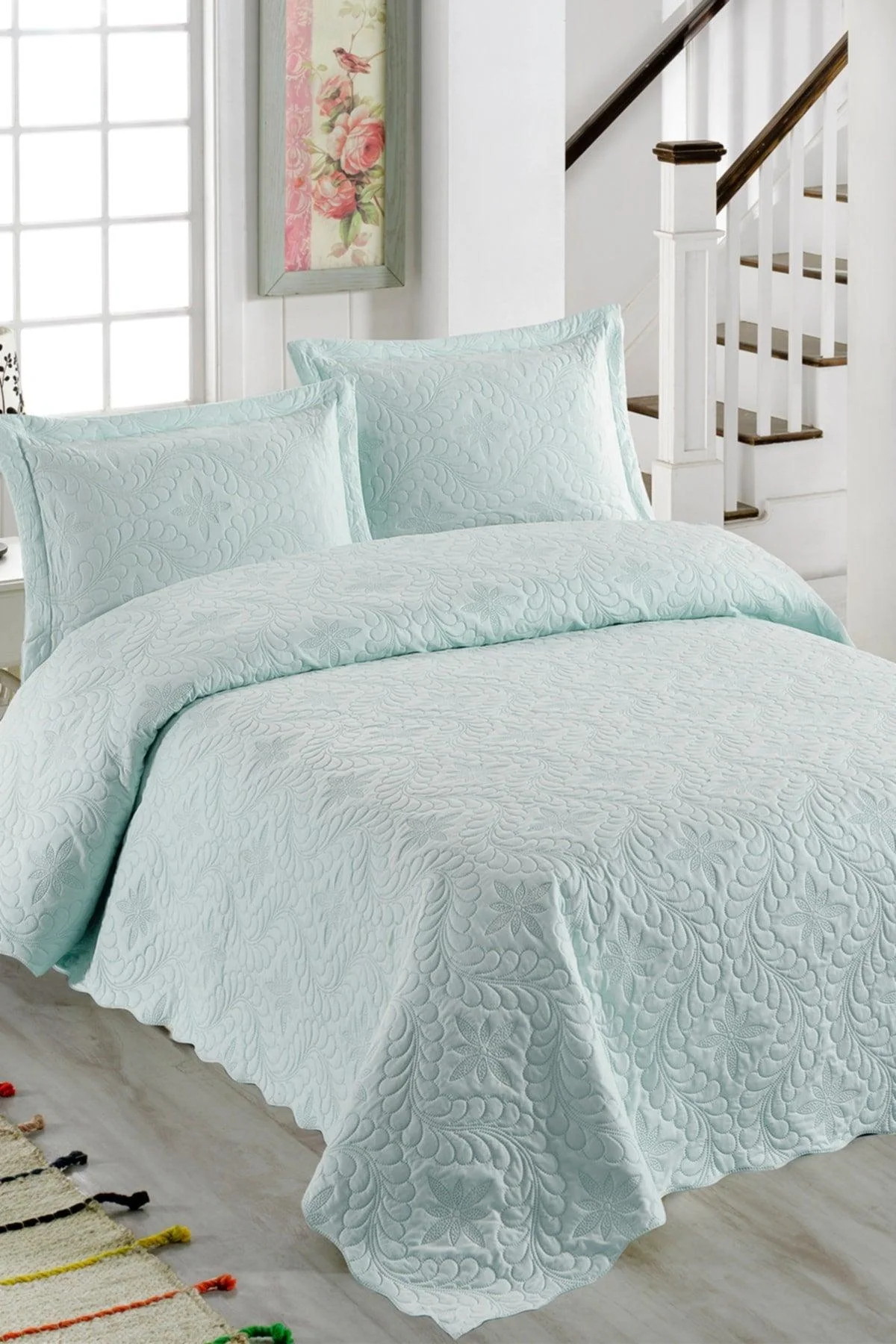 Lightweight quilted microfiber bedspread 250 x 260 cm with pillow covers