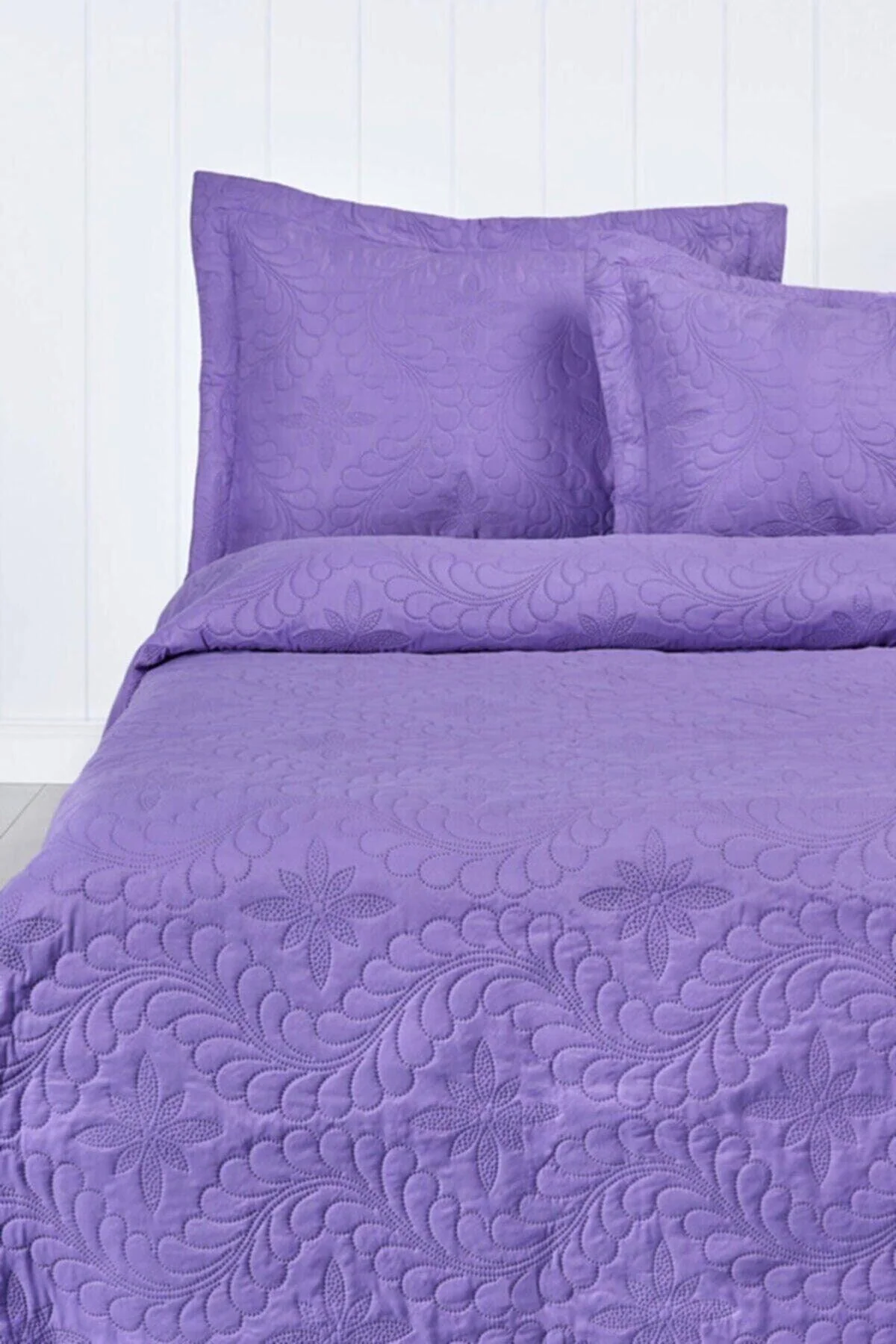 Double Microfiber Quilted Bedspread with Pillow Covers - Lightweight and Breathable