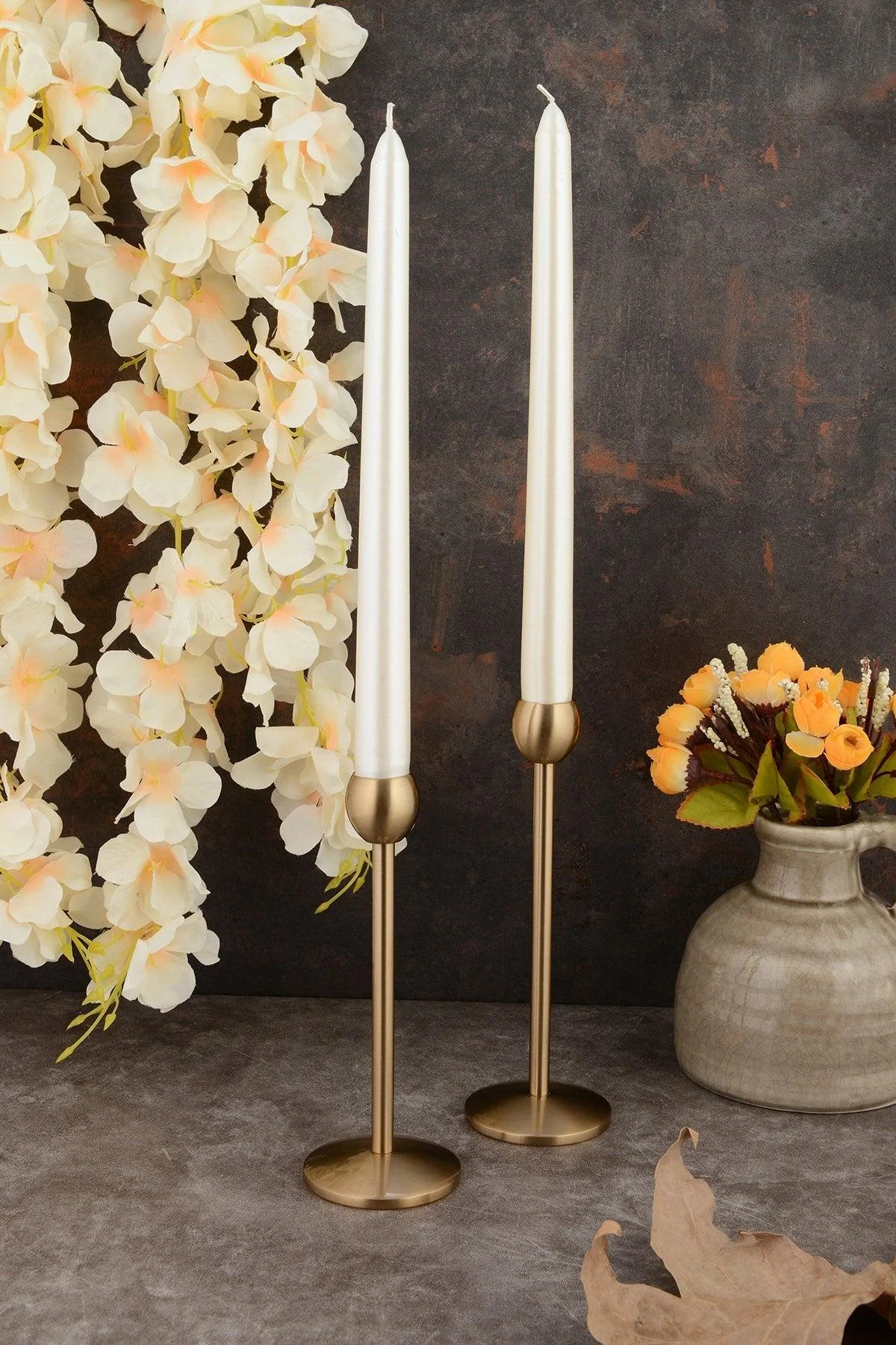 Set of 2 modern metal candle holders with rich fragrance