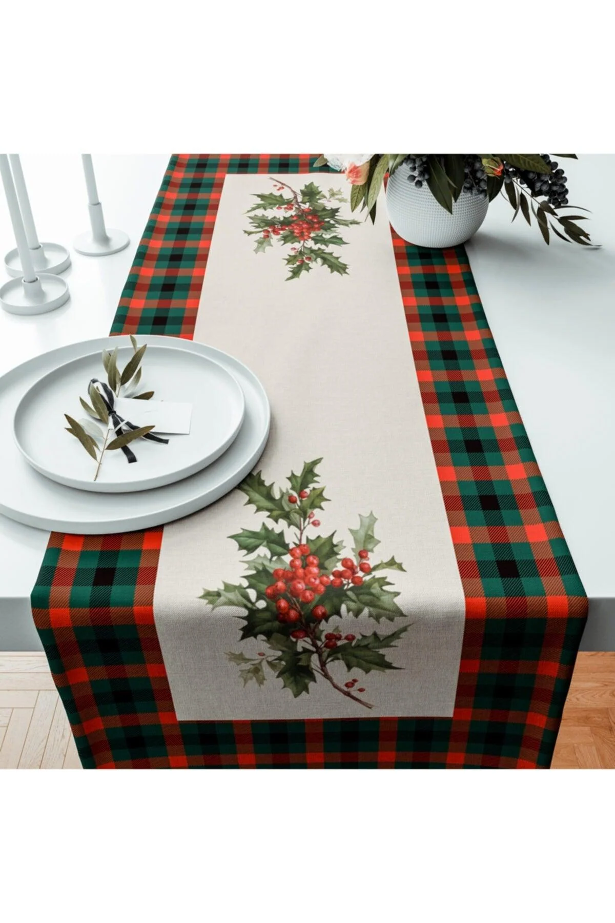 Patterned decorative runner for tables and shelves