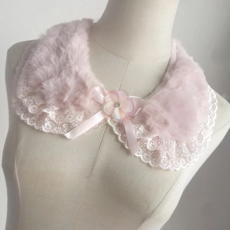 Lace Scarf With Fur Collar