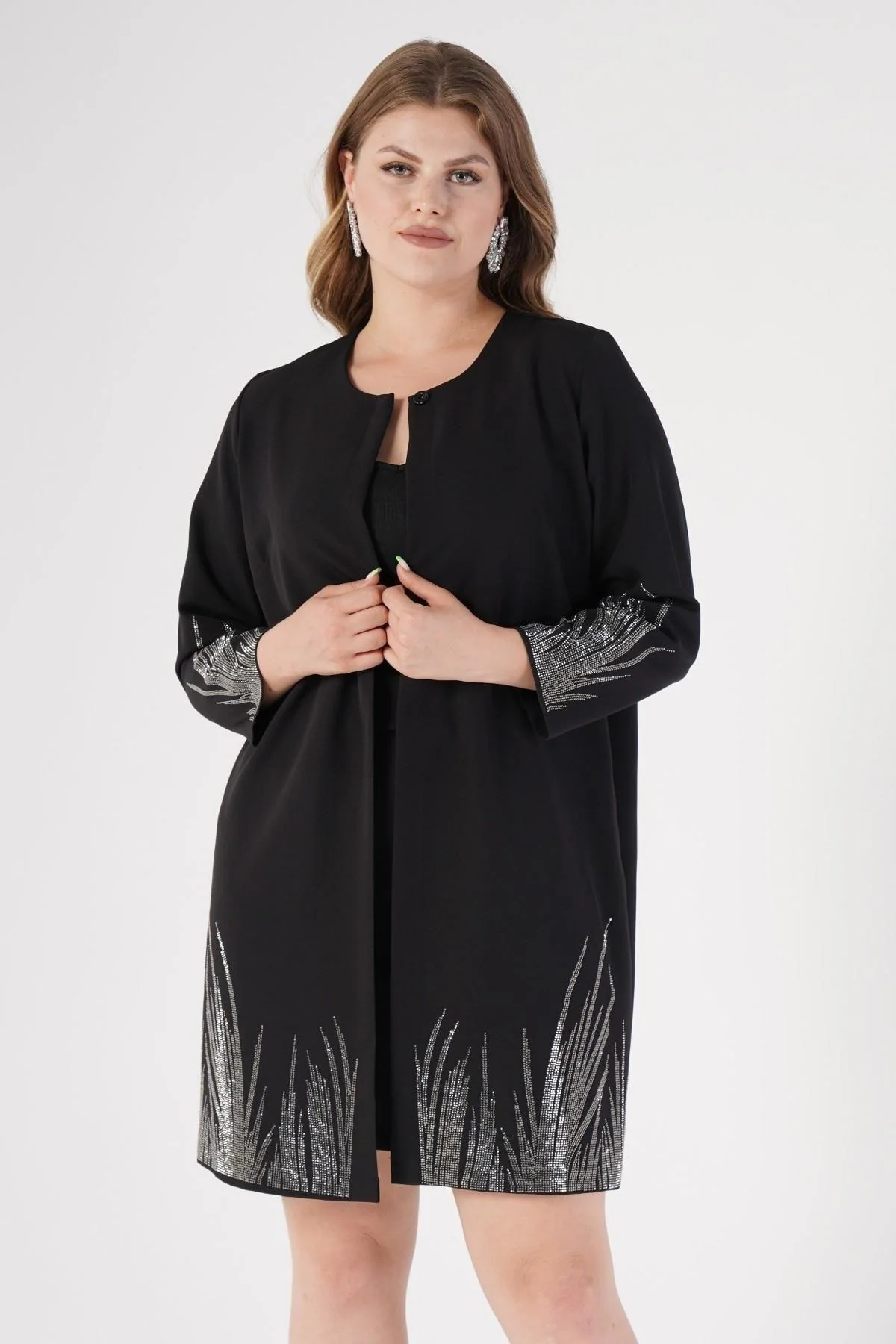 Plus size embroidered jacket with ribbed collar