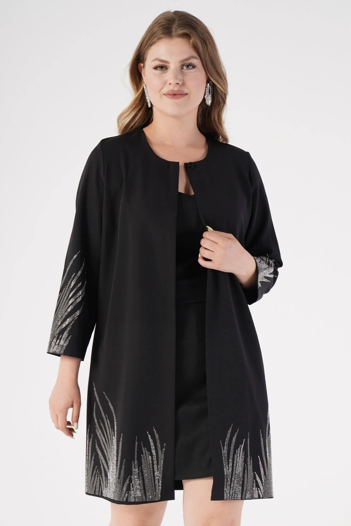 Plus size embroidered jacket with ribbed collar