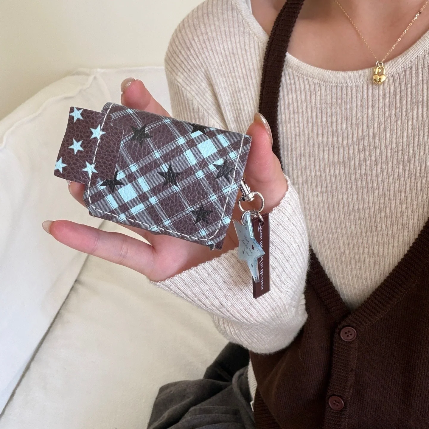 Leather Earphone Case with Diamond Pattern & Pendant