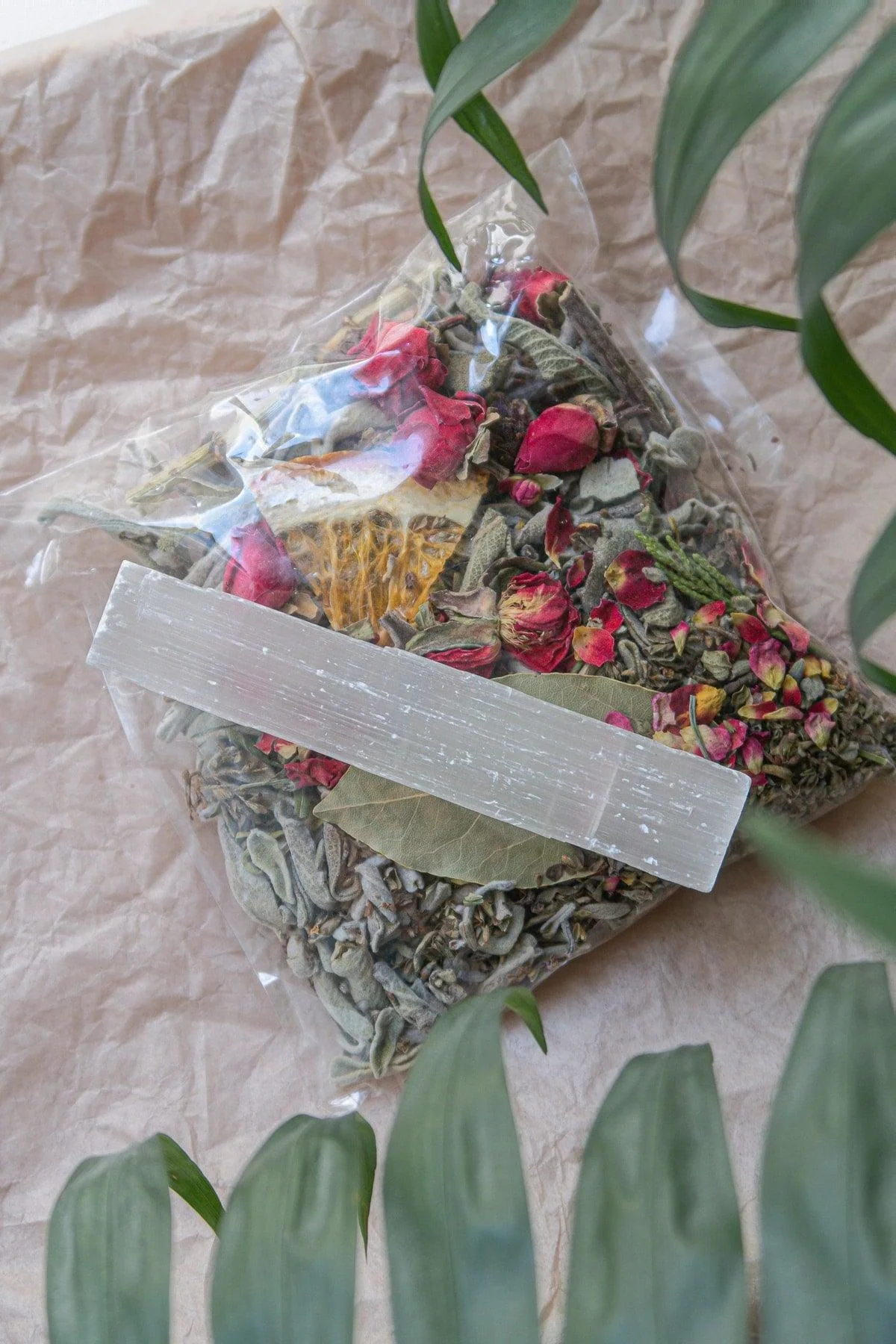 Natural incense sticks for meditation and calming with Himalayan salt and selenite