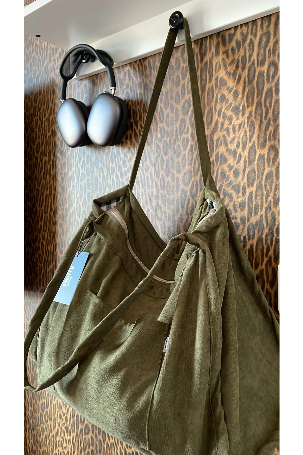 Matcha green tote bag with zipper and pockets